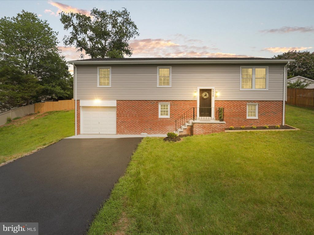 Photo of 3416 Sunny View Drive, ALEXANDRIA, VA 22309 (MLS # VAFX2267308)