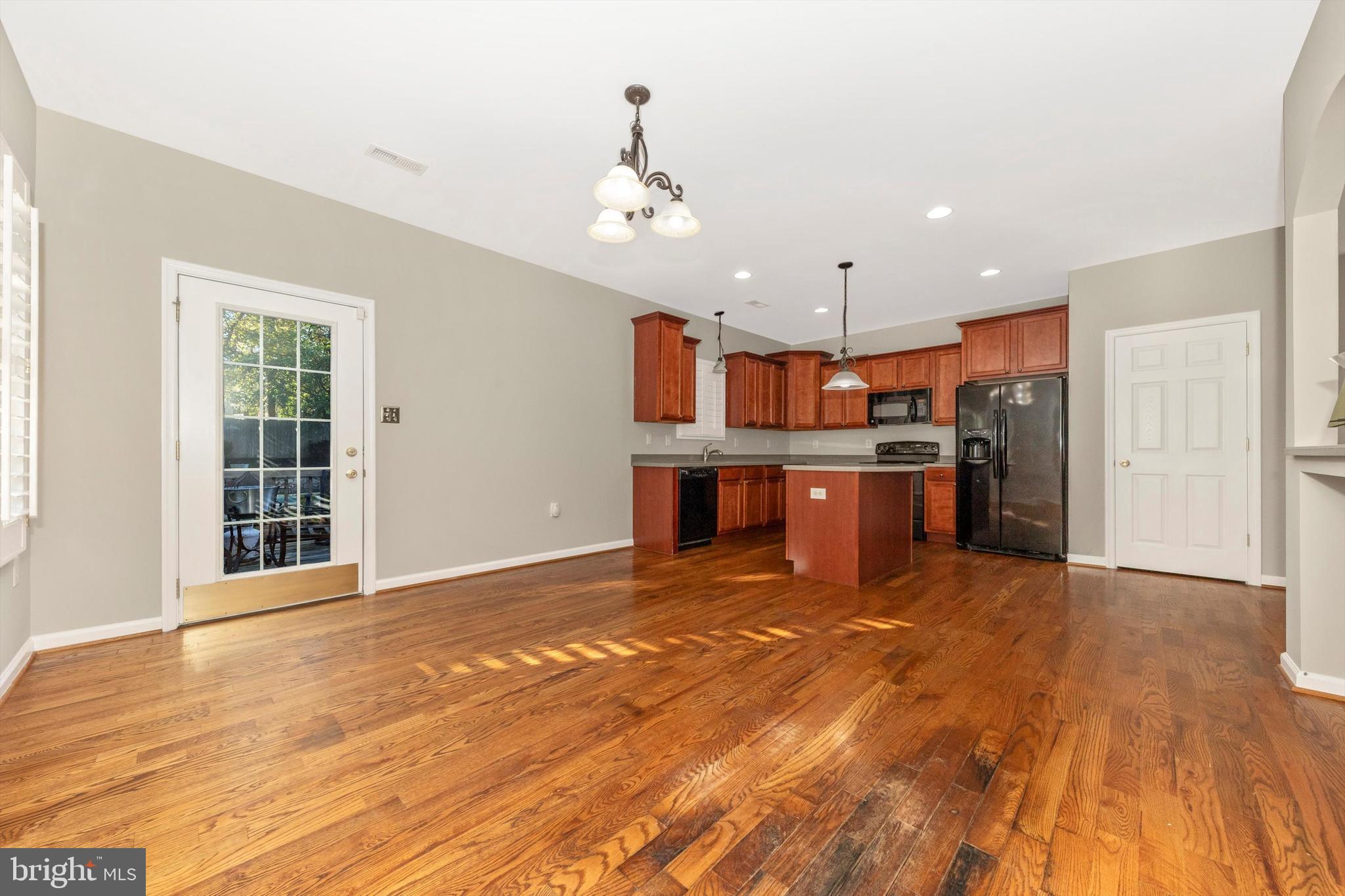 SHANNONDALE - Residential