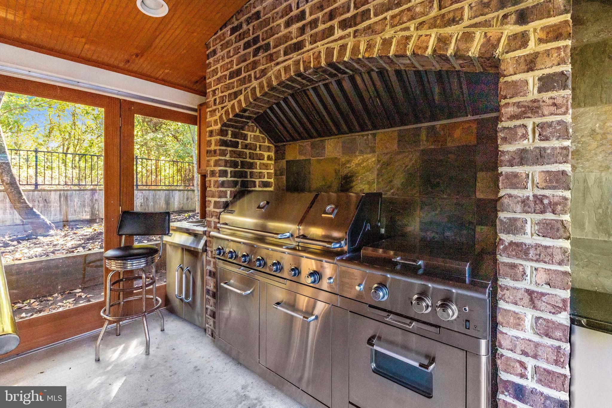 SHANNONDALE - Residential