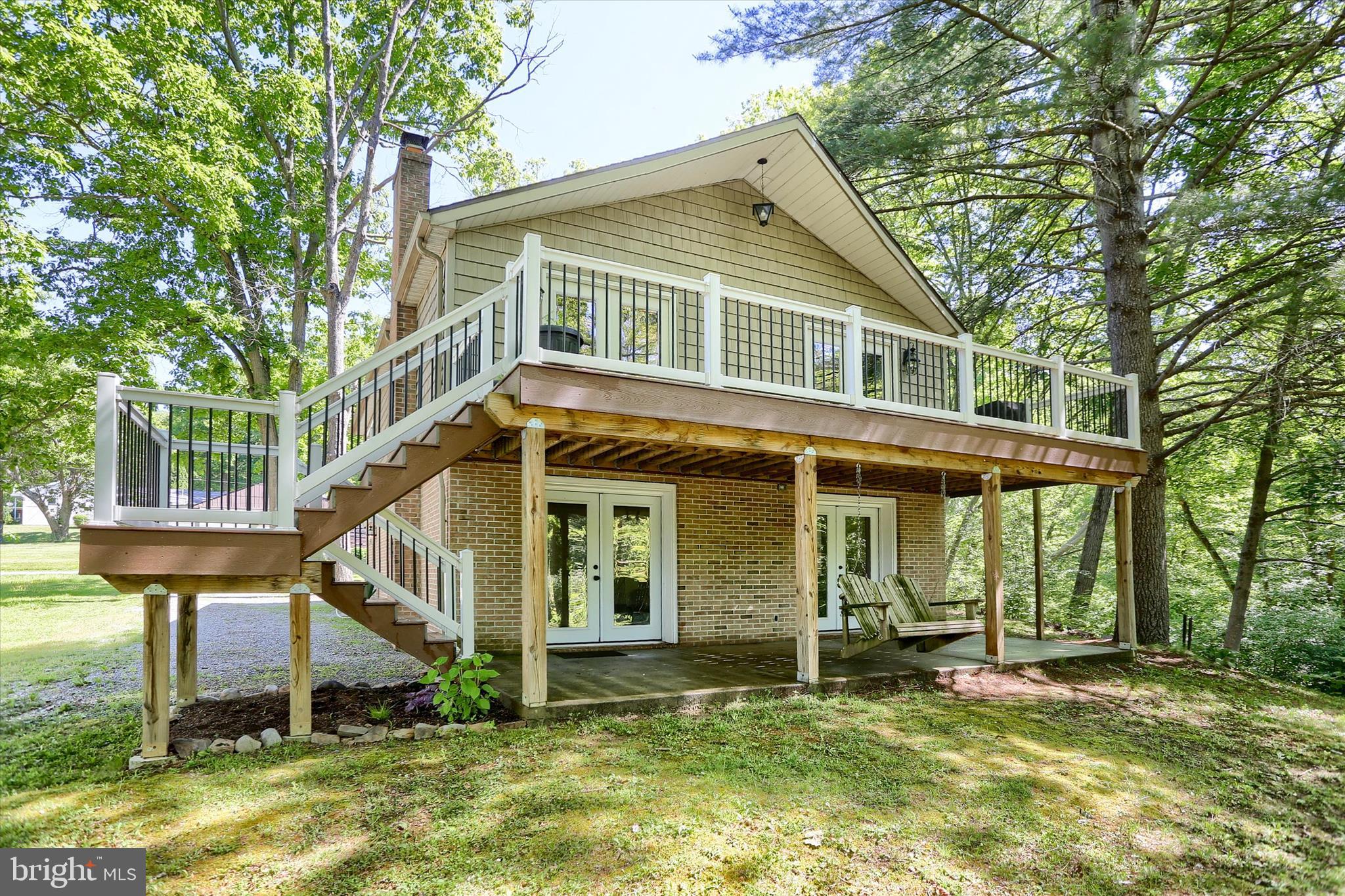 156 LAKESIDE DRIVE