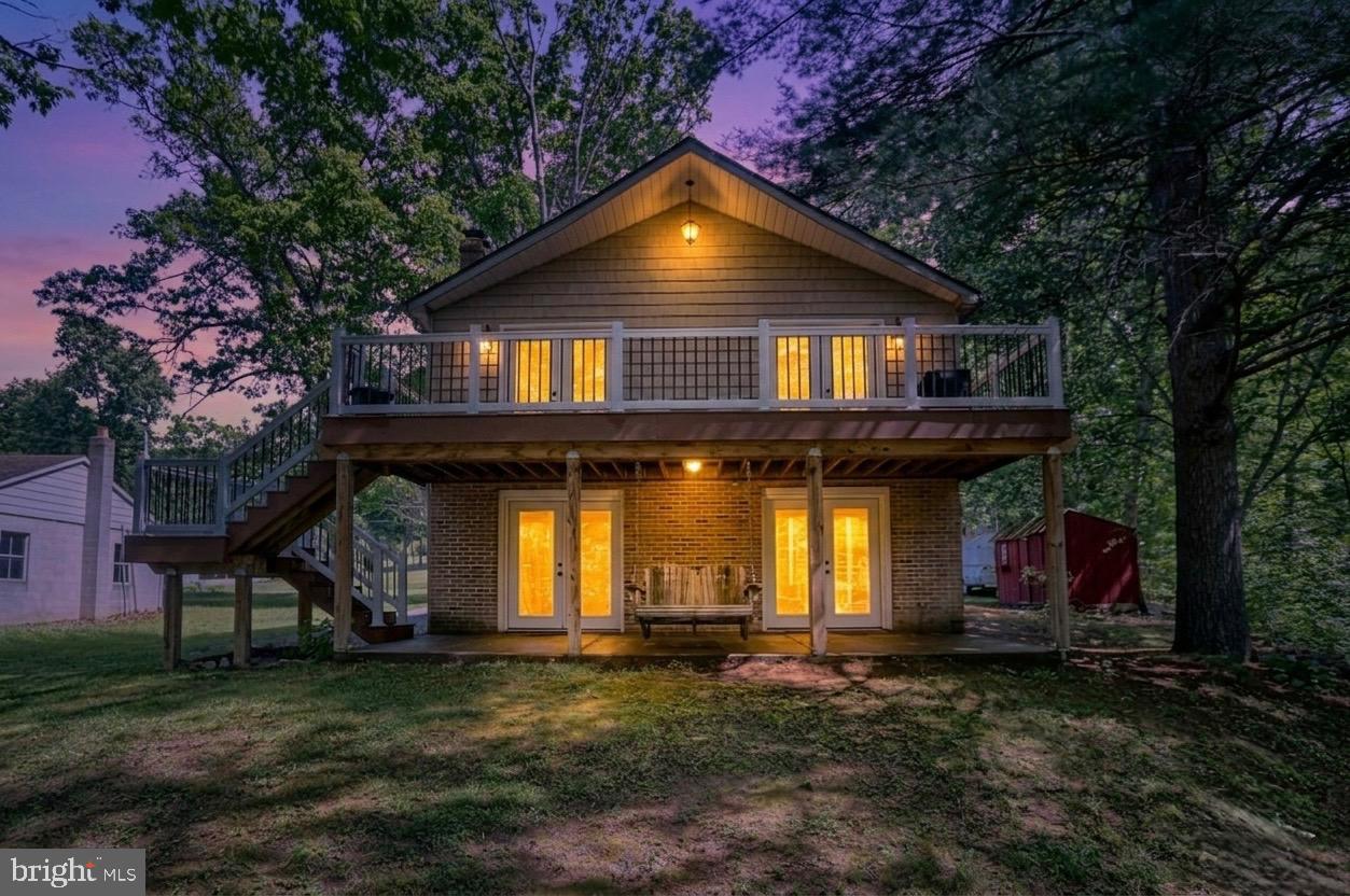 156 LAKESIDE DRIVE