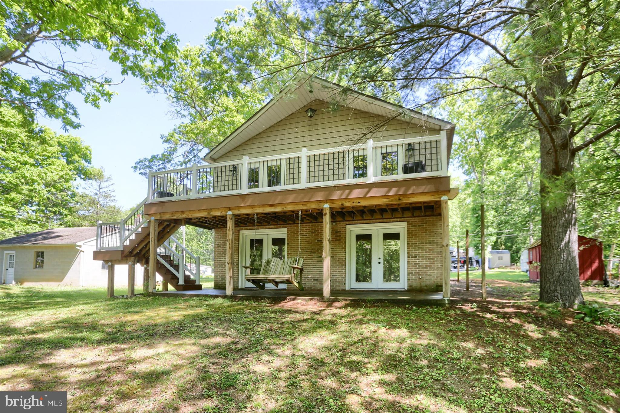 156 LAKESIDE DRIVE