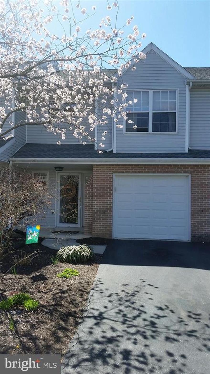 Convenient location with access to major highways, yet quiet and peaceful setting awaits you in this well maintained home. New Roof in 2015, New Heat and AC in 2014. Open staircase to second floor. Easy access laundry on second floor. Fireplace for cooler months and patio for warmer months. HOA maintains exterior. Put this one on your must see list!