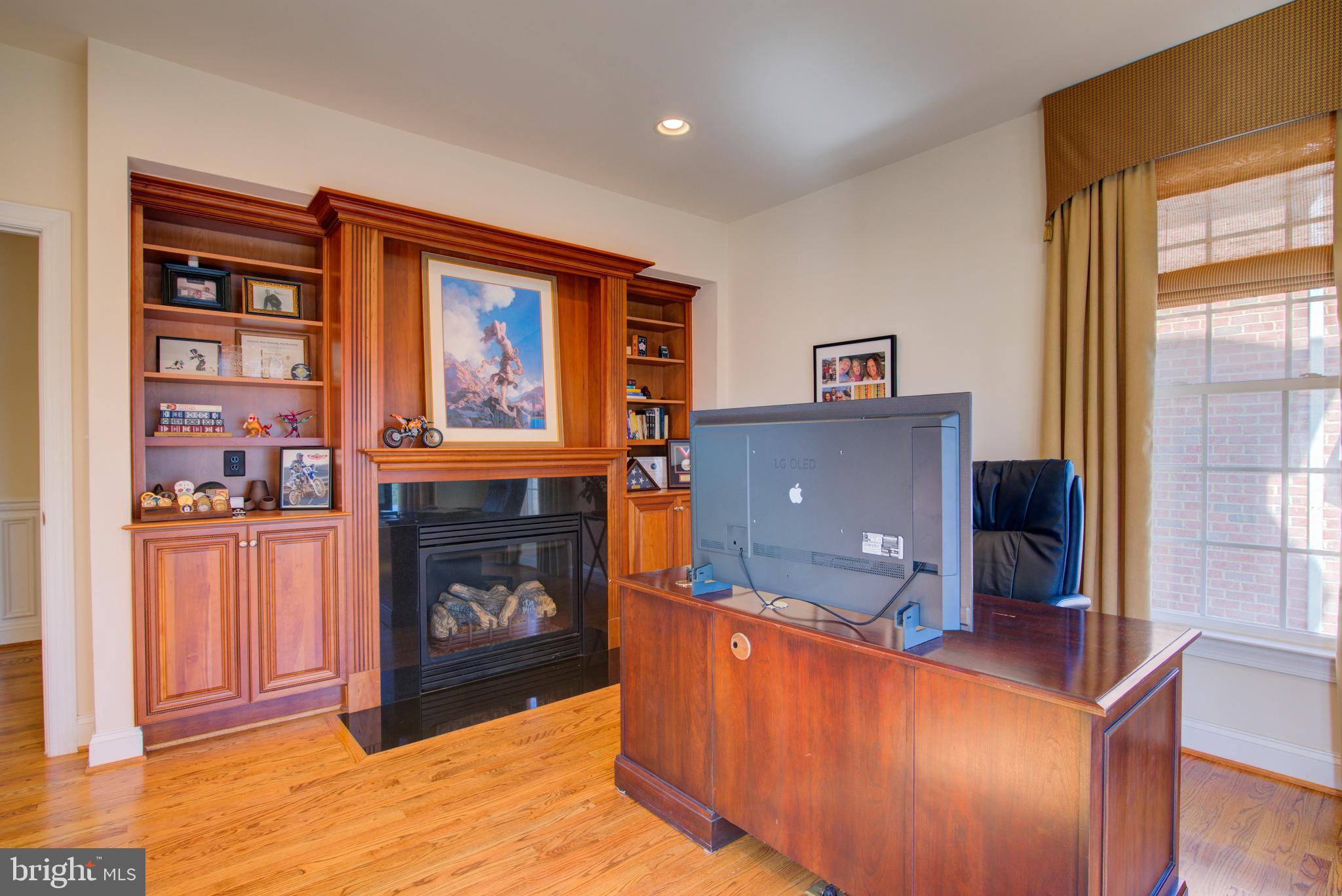 ROLLING OAKS - Residential