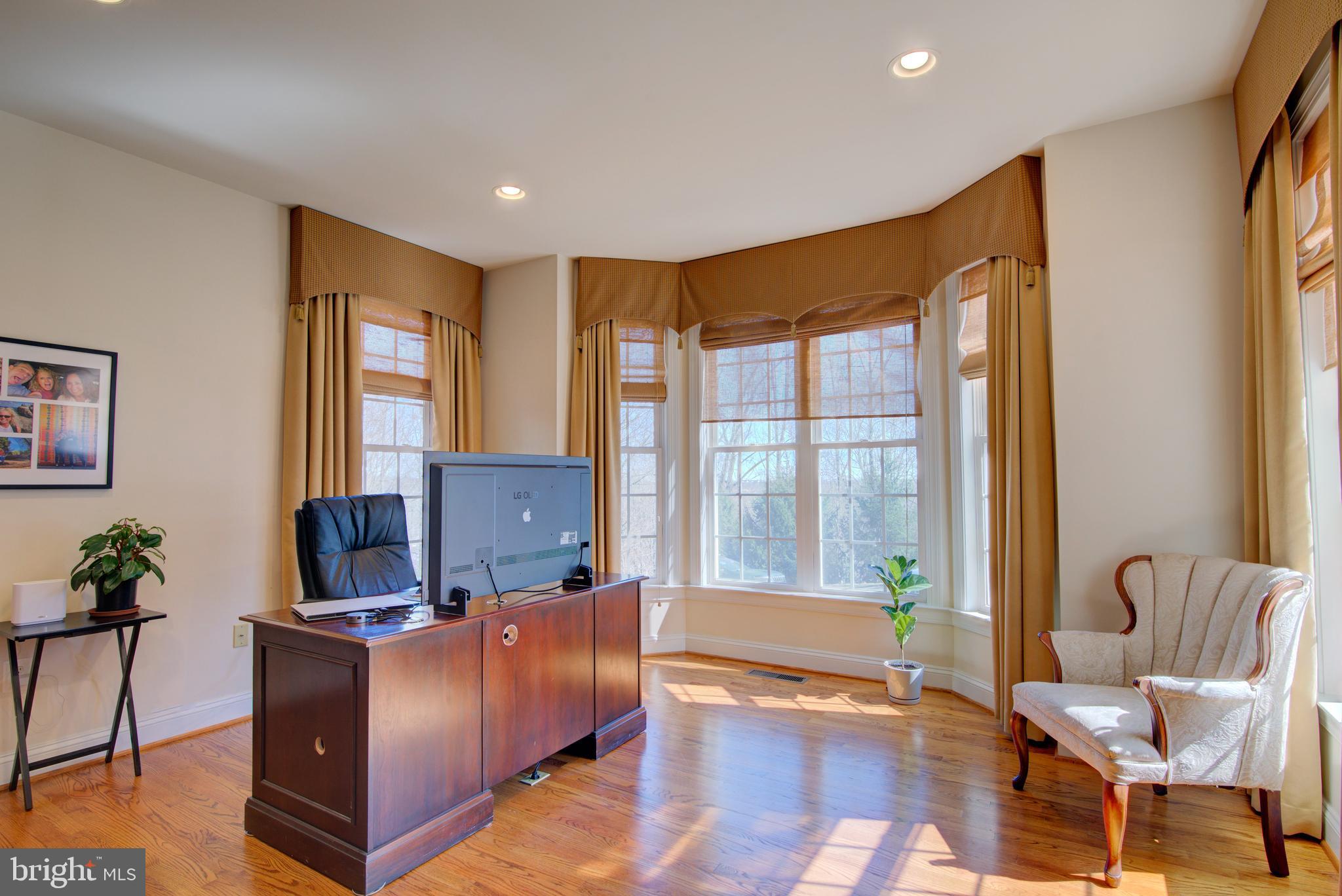 ROLLING OAKS - Residential