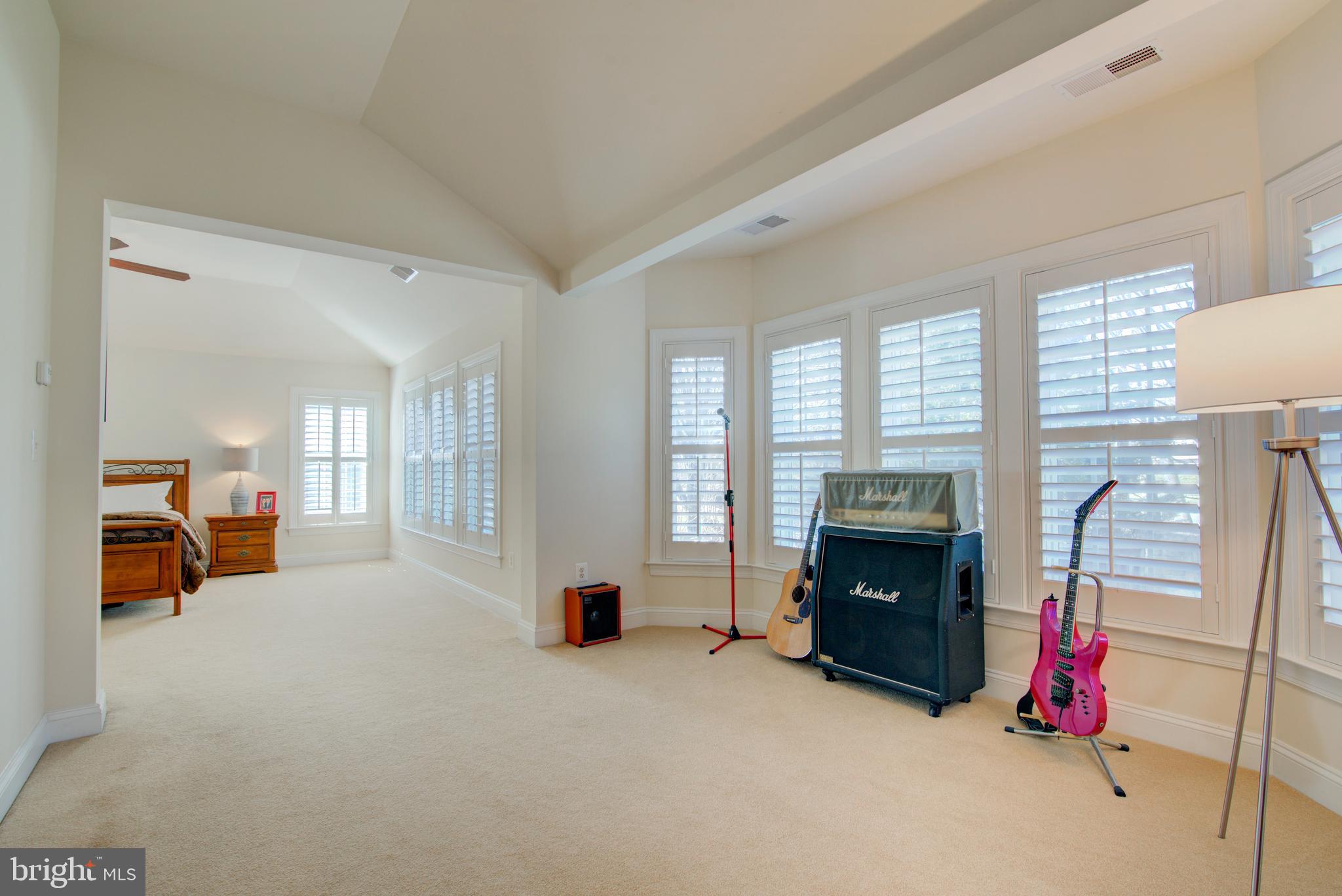 ROLLING OAKS - Residential