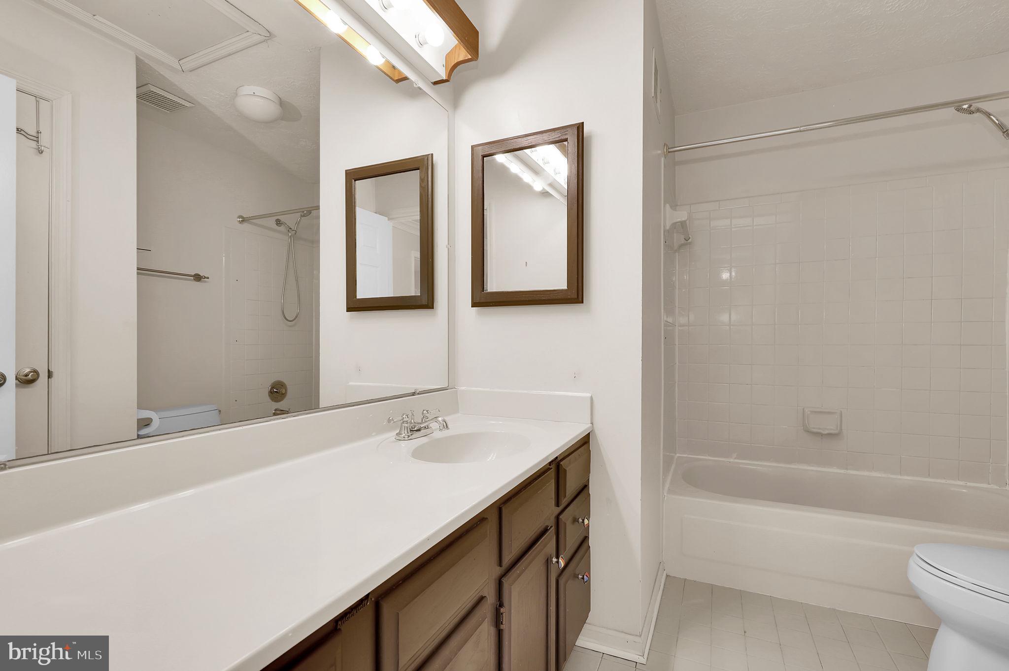 NOTTINGHAM WOODS - Residential