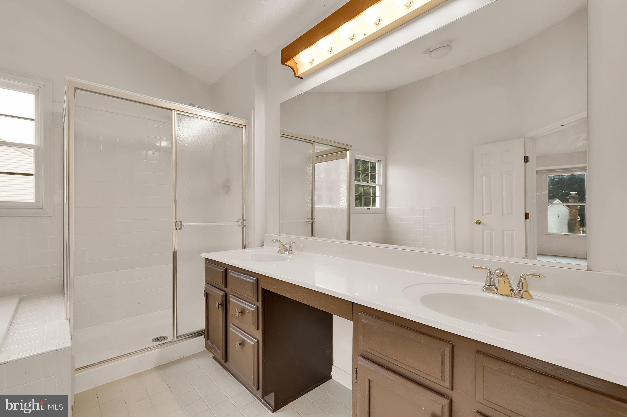 NOTTINGHAM WOODS - Residential