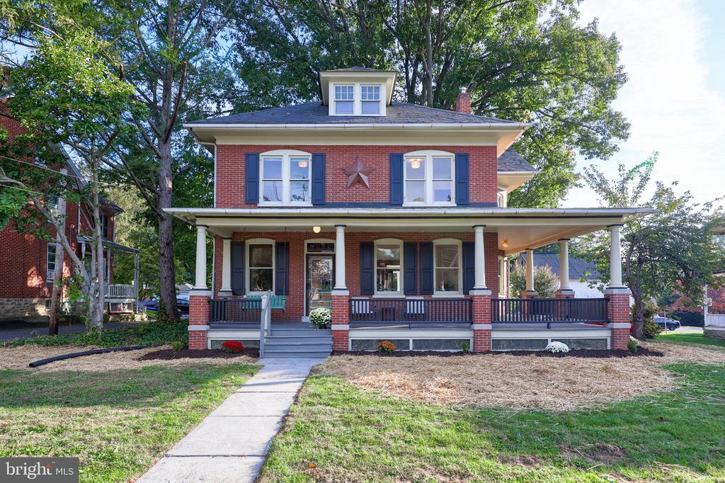 Photo of 1953 Willow Street Pike, WILLOW STREET, PA 17584 (MLS # PALA2078304)
