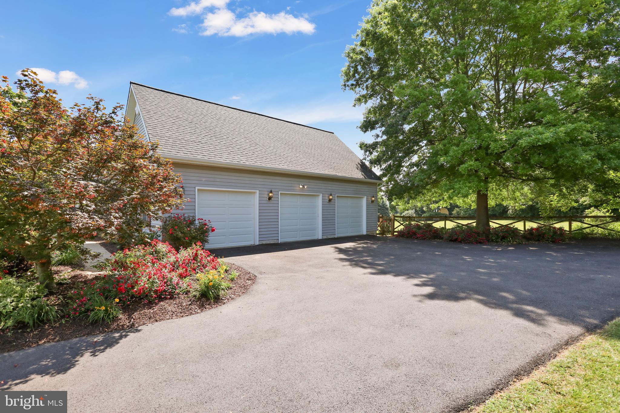 MEADOW BROOK - Residential