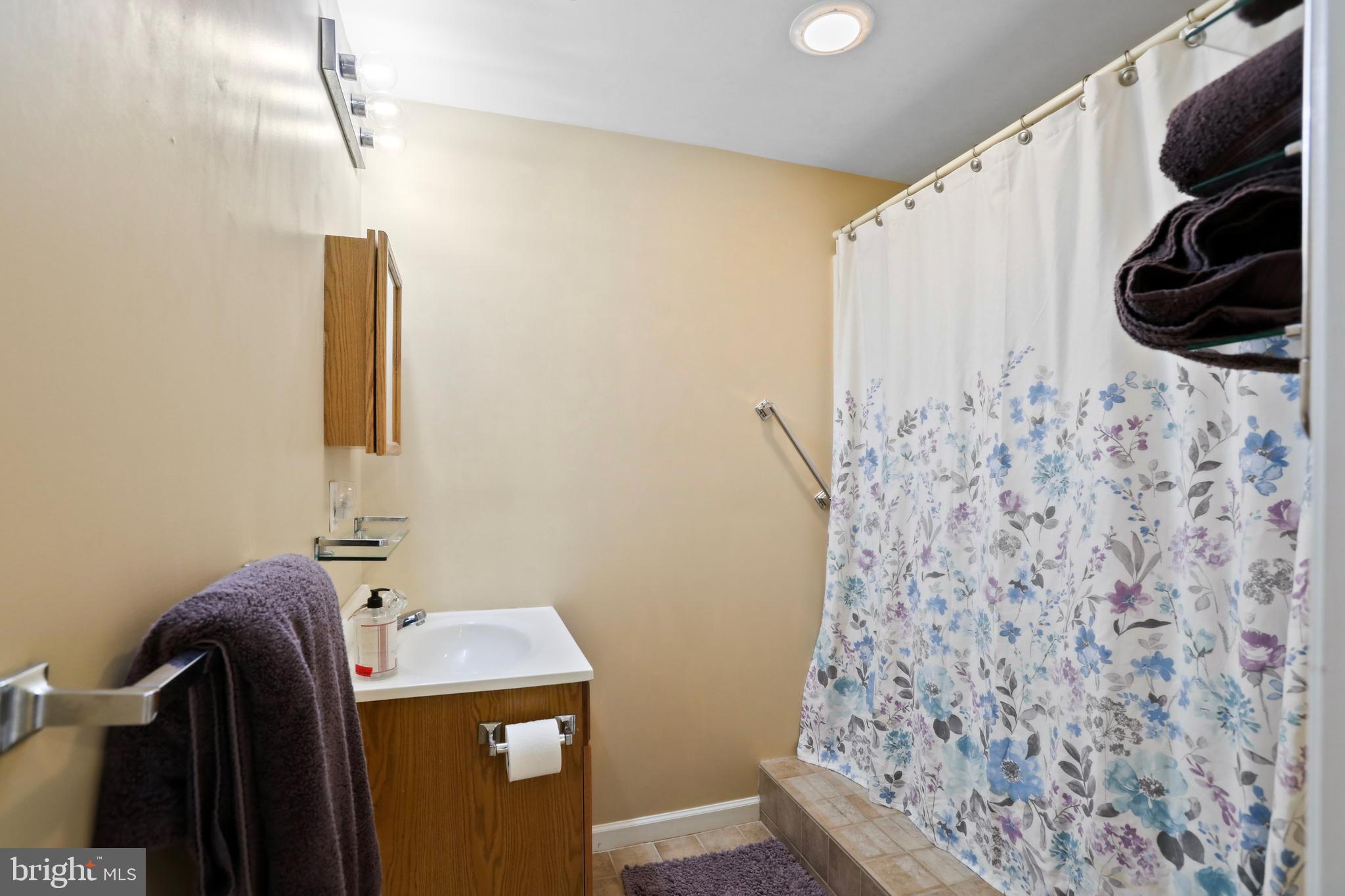 MEADOW BROOK - Residential