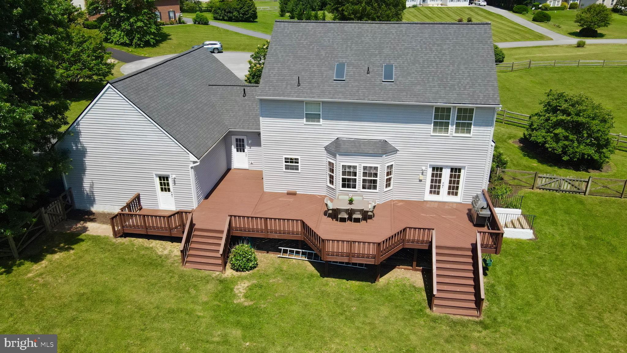 MEADOW BROOK - Residential