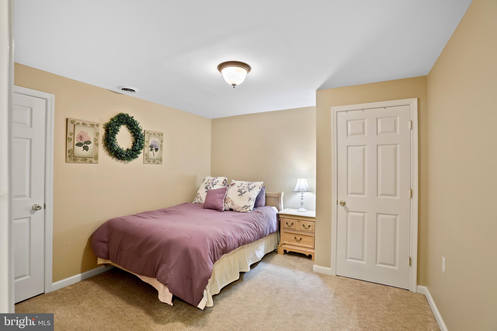 MEADOW BROOK - Residential