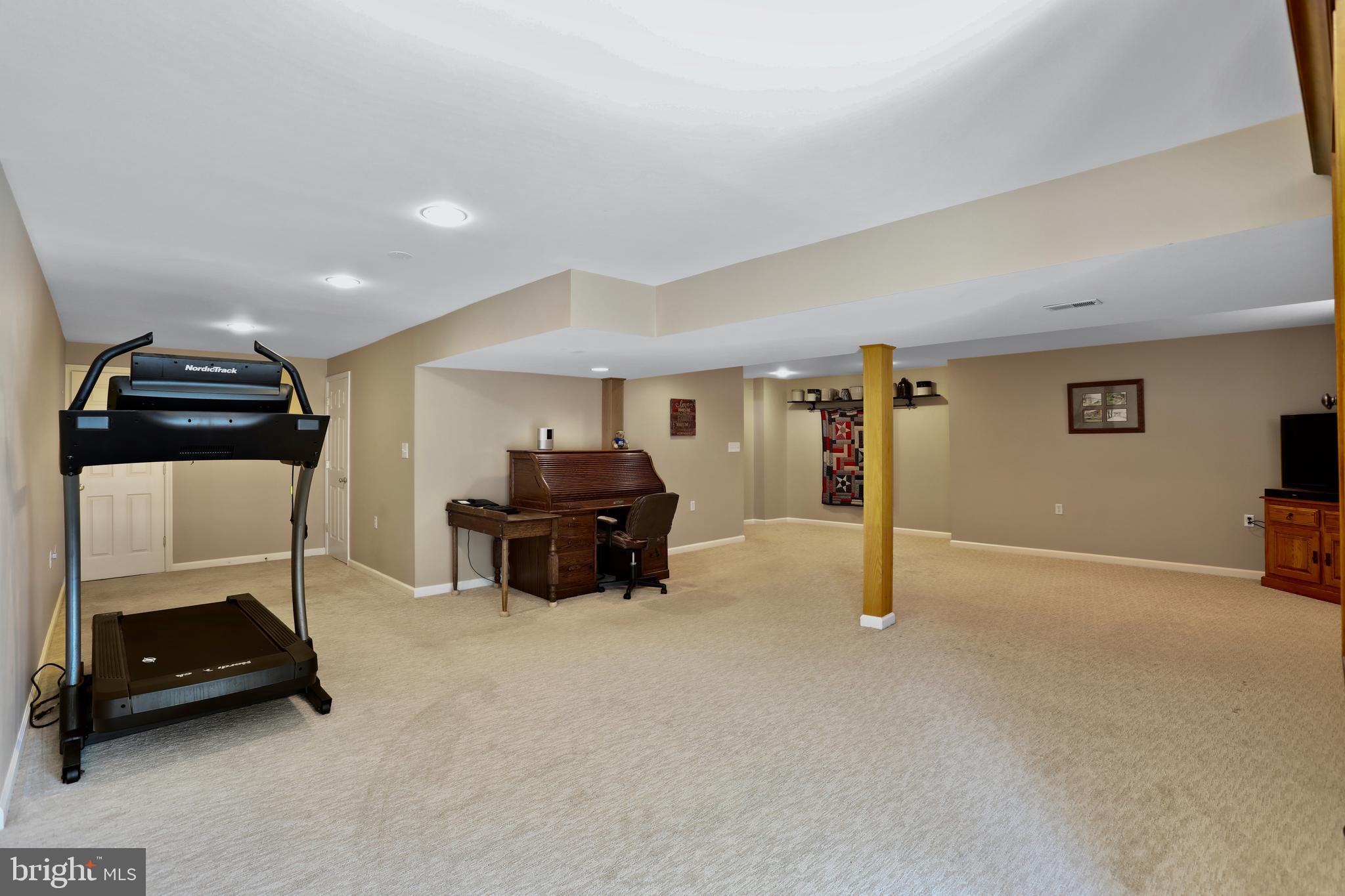 MEADOW BROOK - Residential