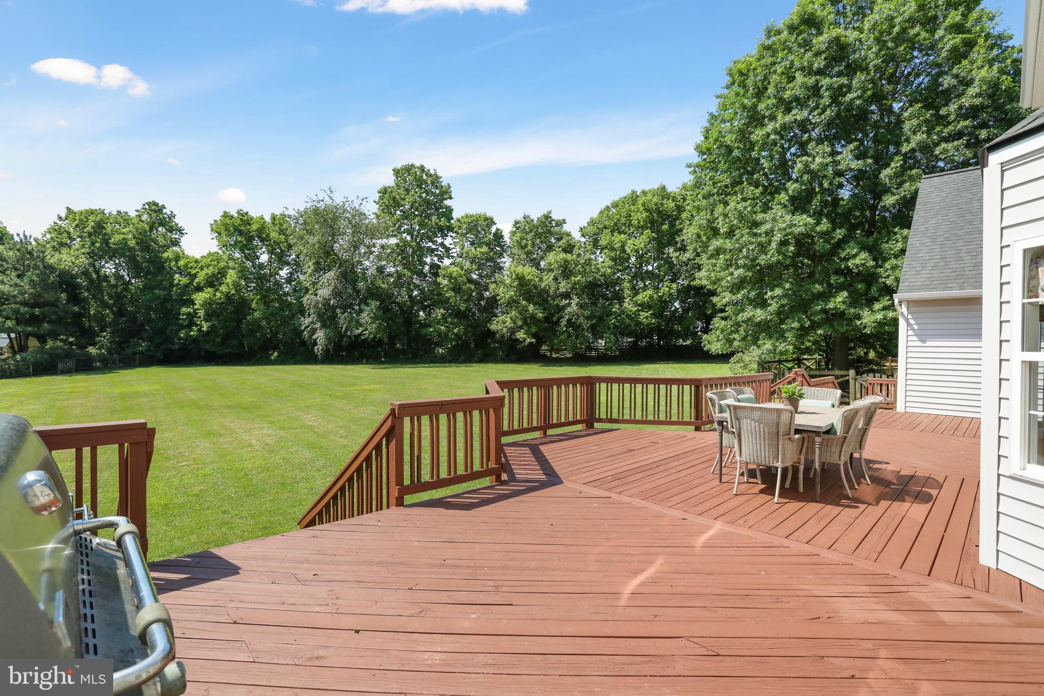 MEADOW BROOK - Residential