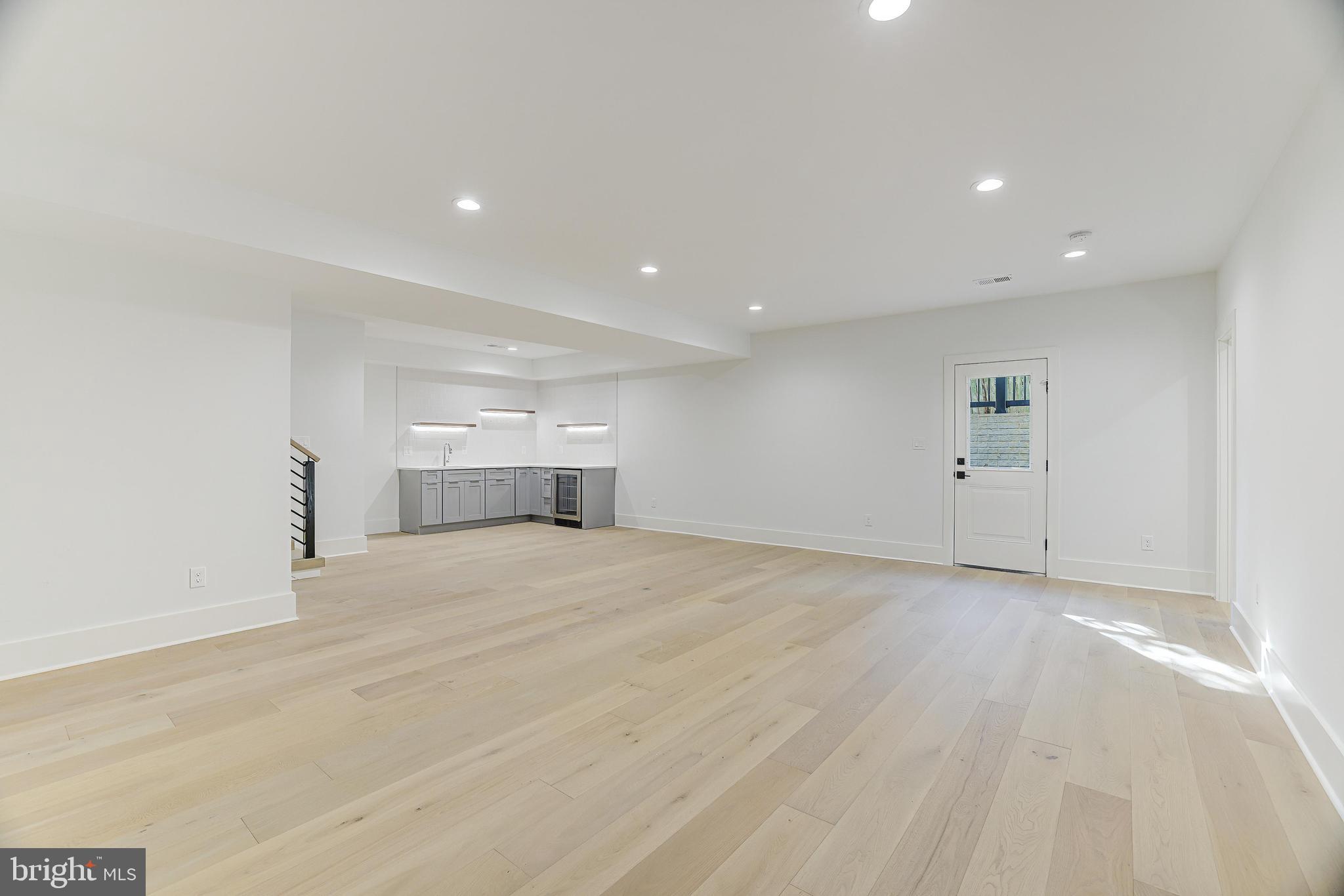 COURTLAND PARK - Residential