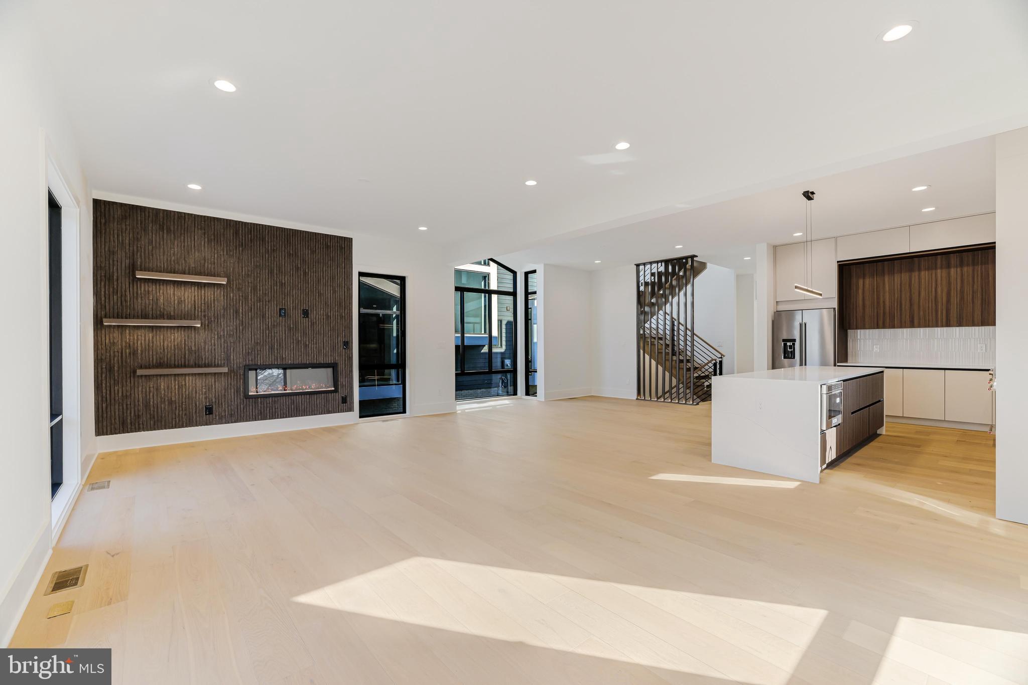 COURTLAND PARK - Residential