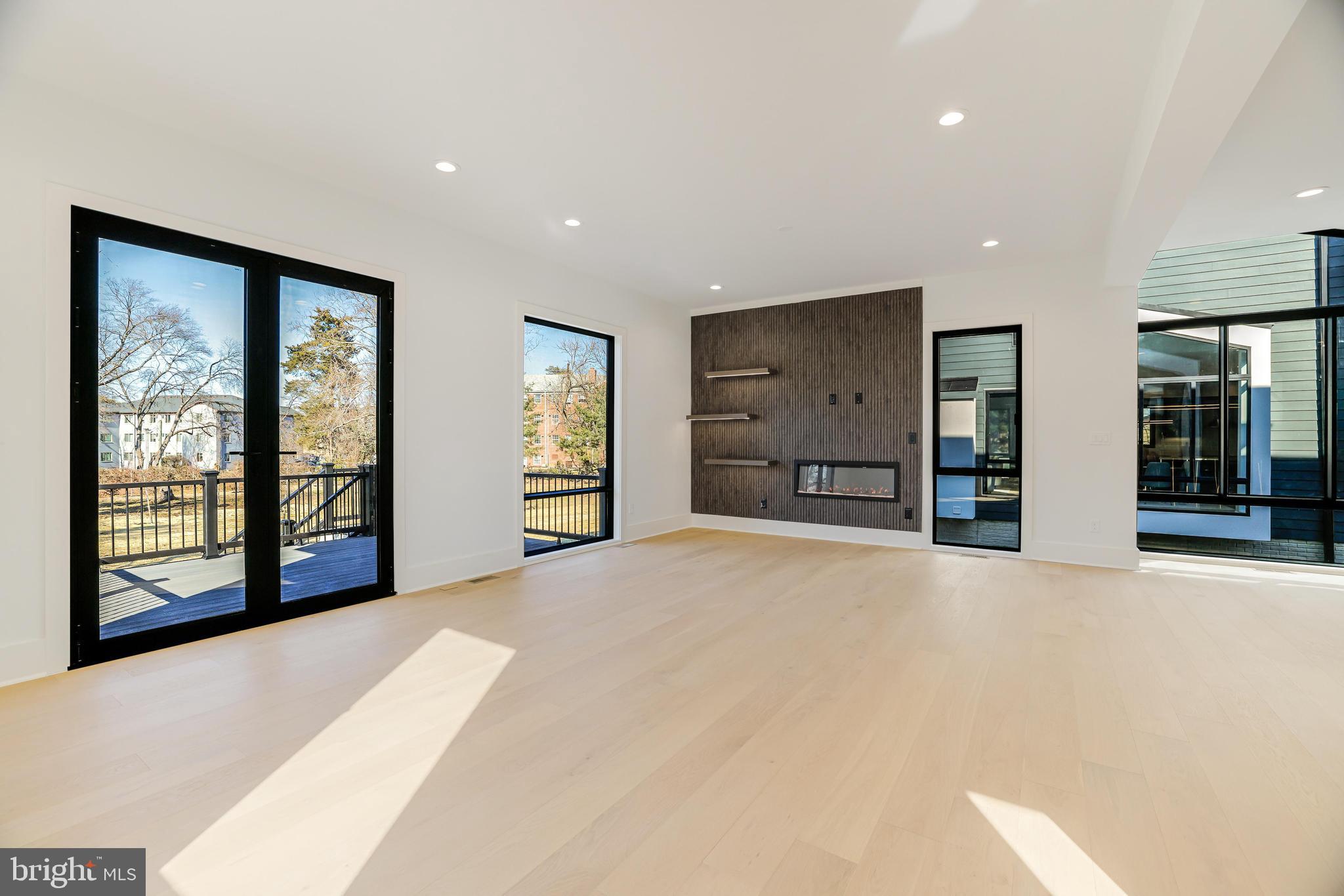 COURTLAND PARK - Residential