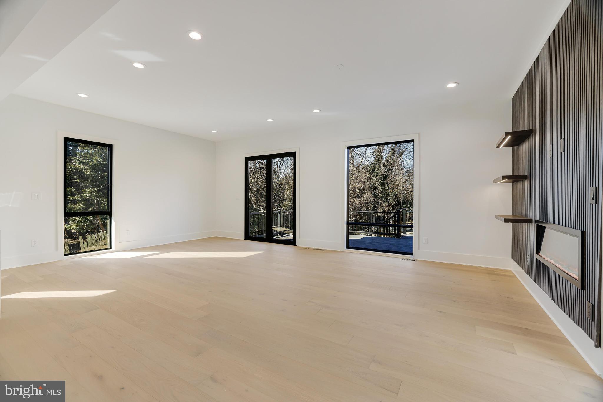 COURTLAND PARK - Residential