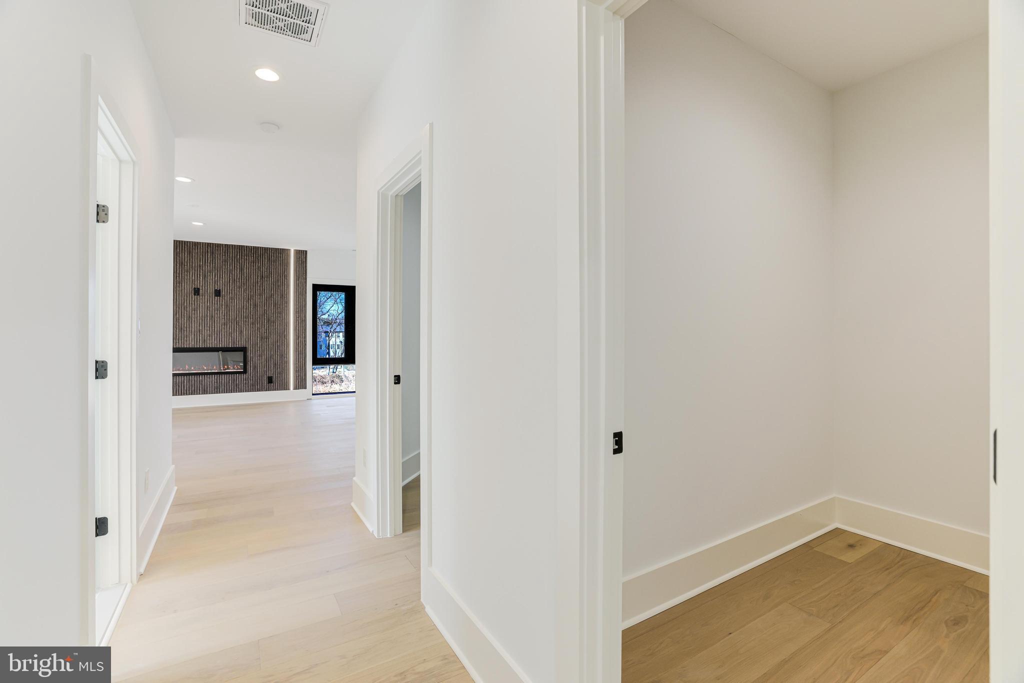 COURTLAND PARK - Residential