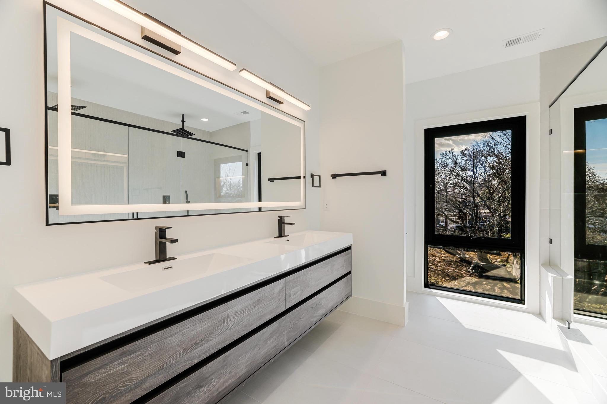 COURTLAND PARK - Residential