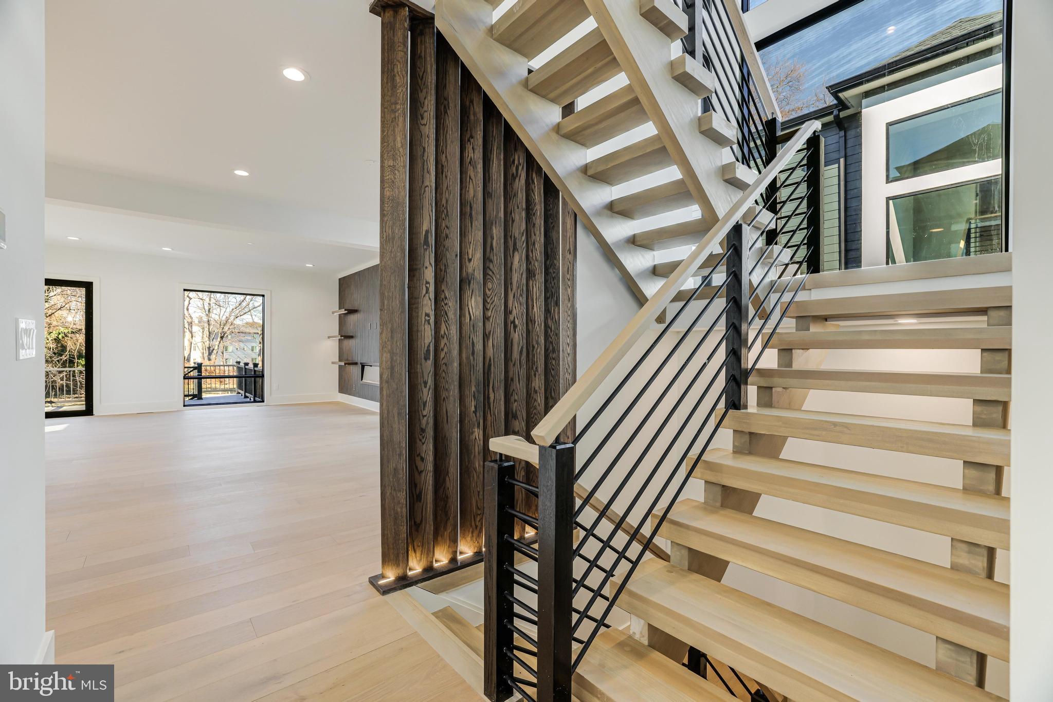 COURTLAND PARK - Residential