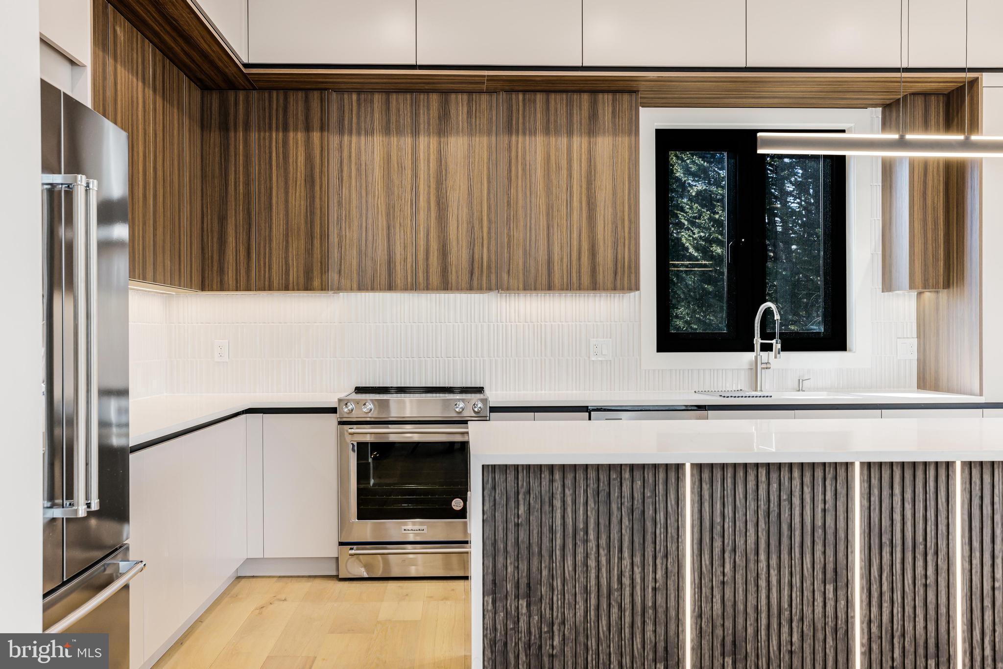 COURTLAND PARK - Residential