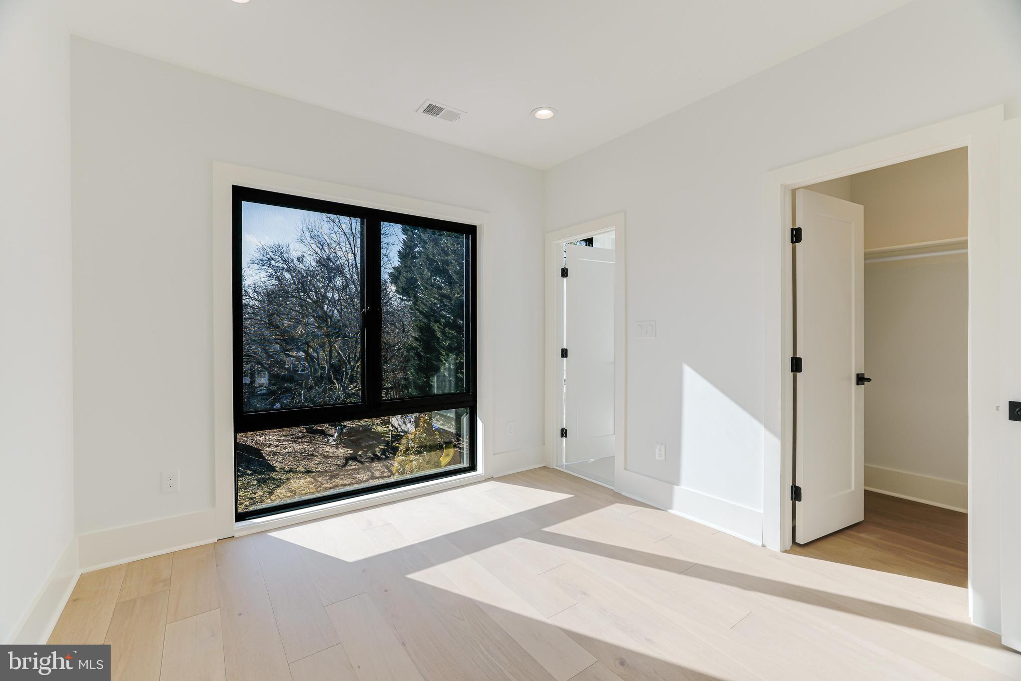 COURTLAND PARK - Residential