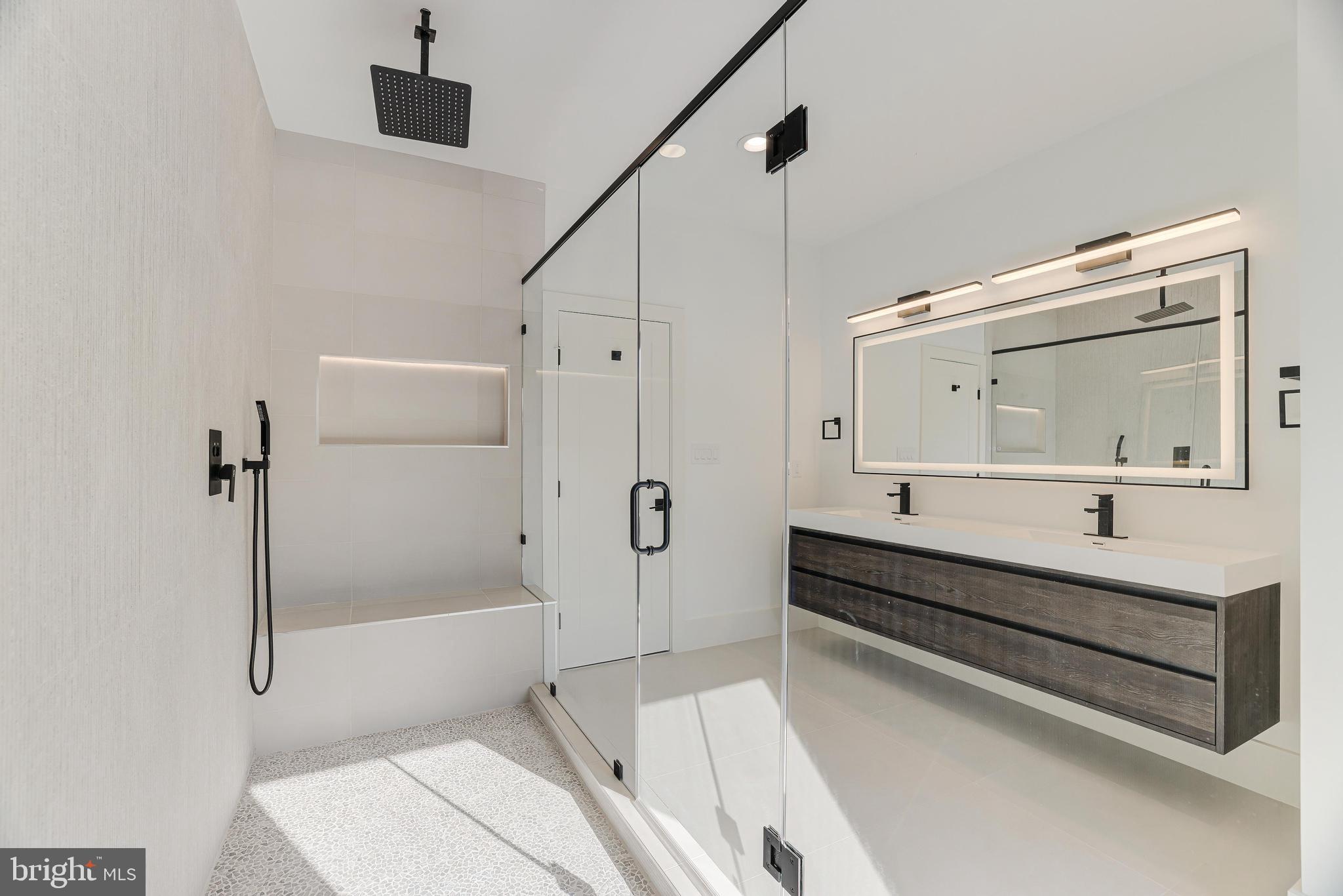 COURTLAND PARK - Residential