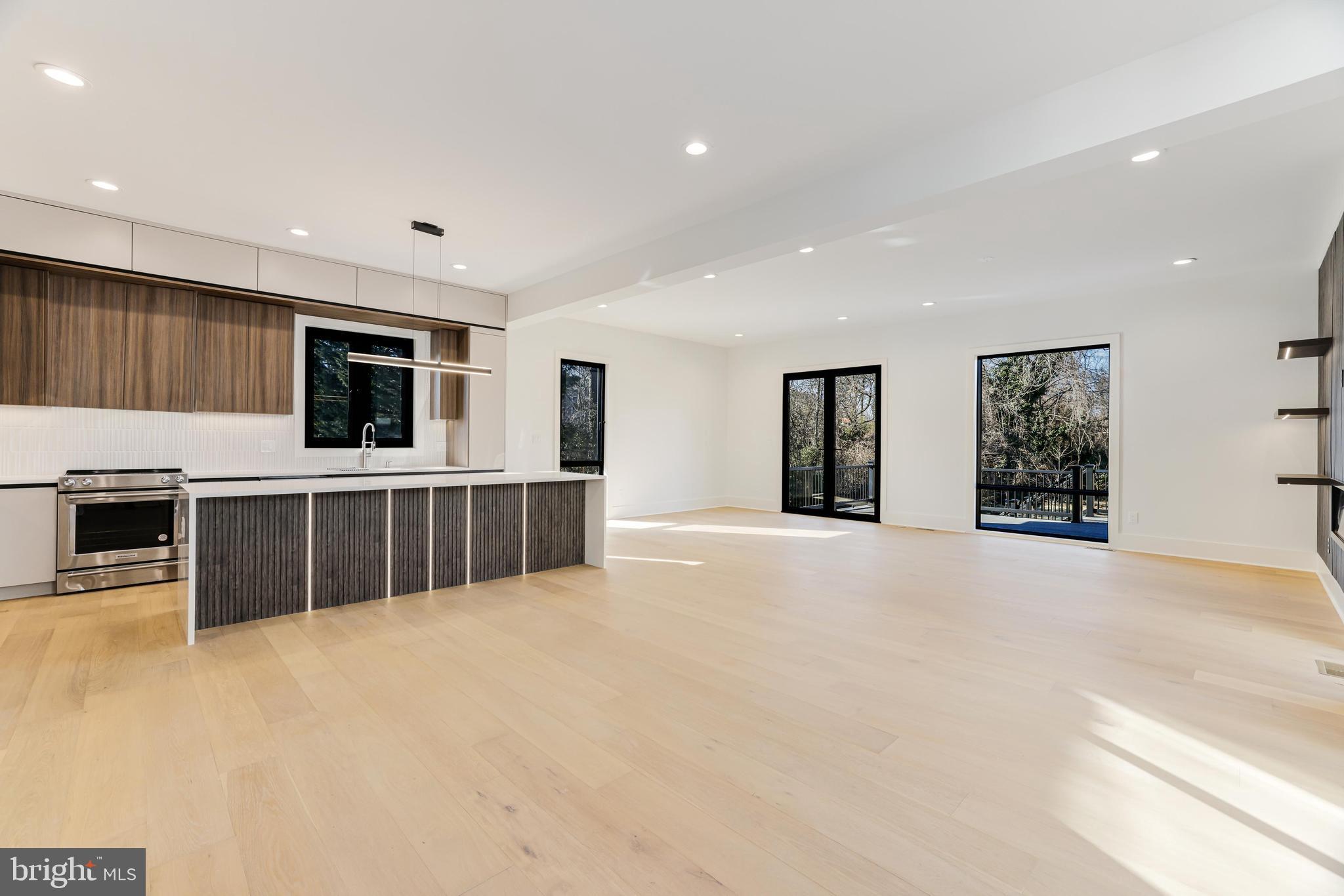 COURTLAND PARK - Residential