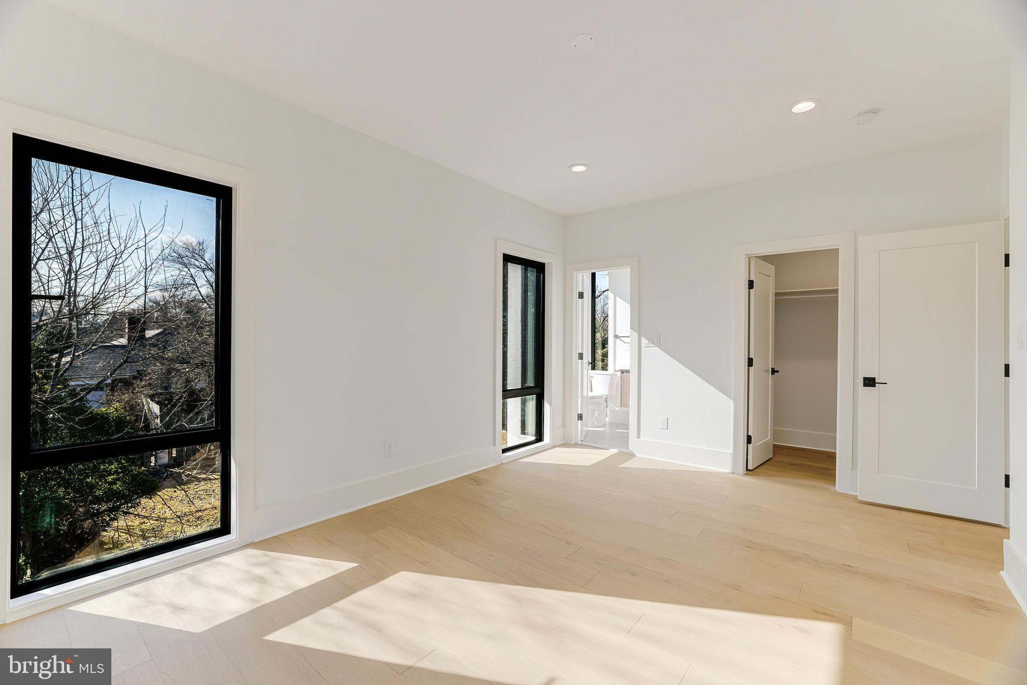 COURTLAND PARK - Residential