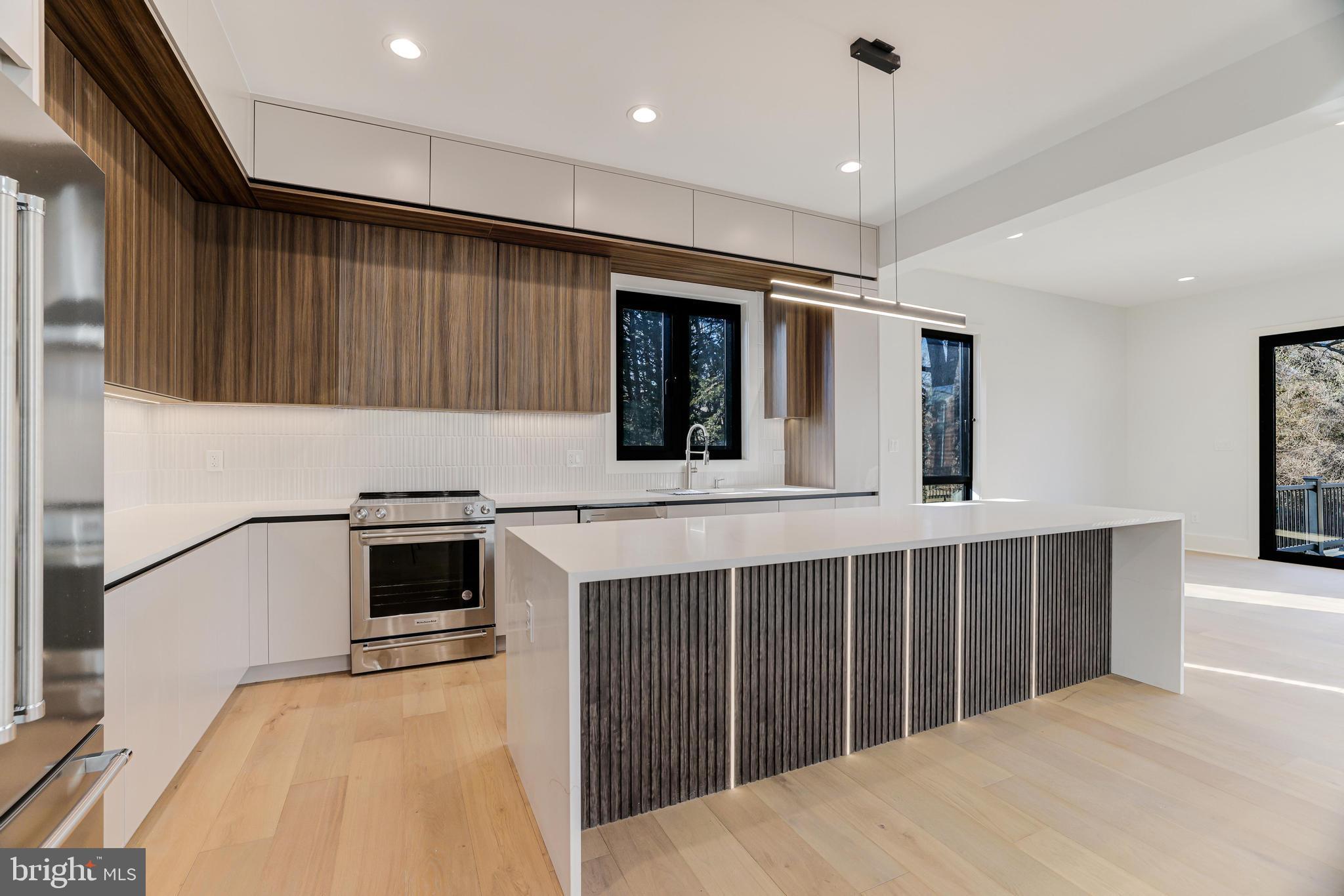 COURTLAND PARK - Residential