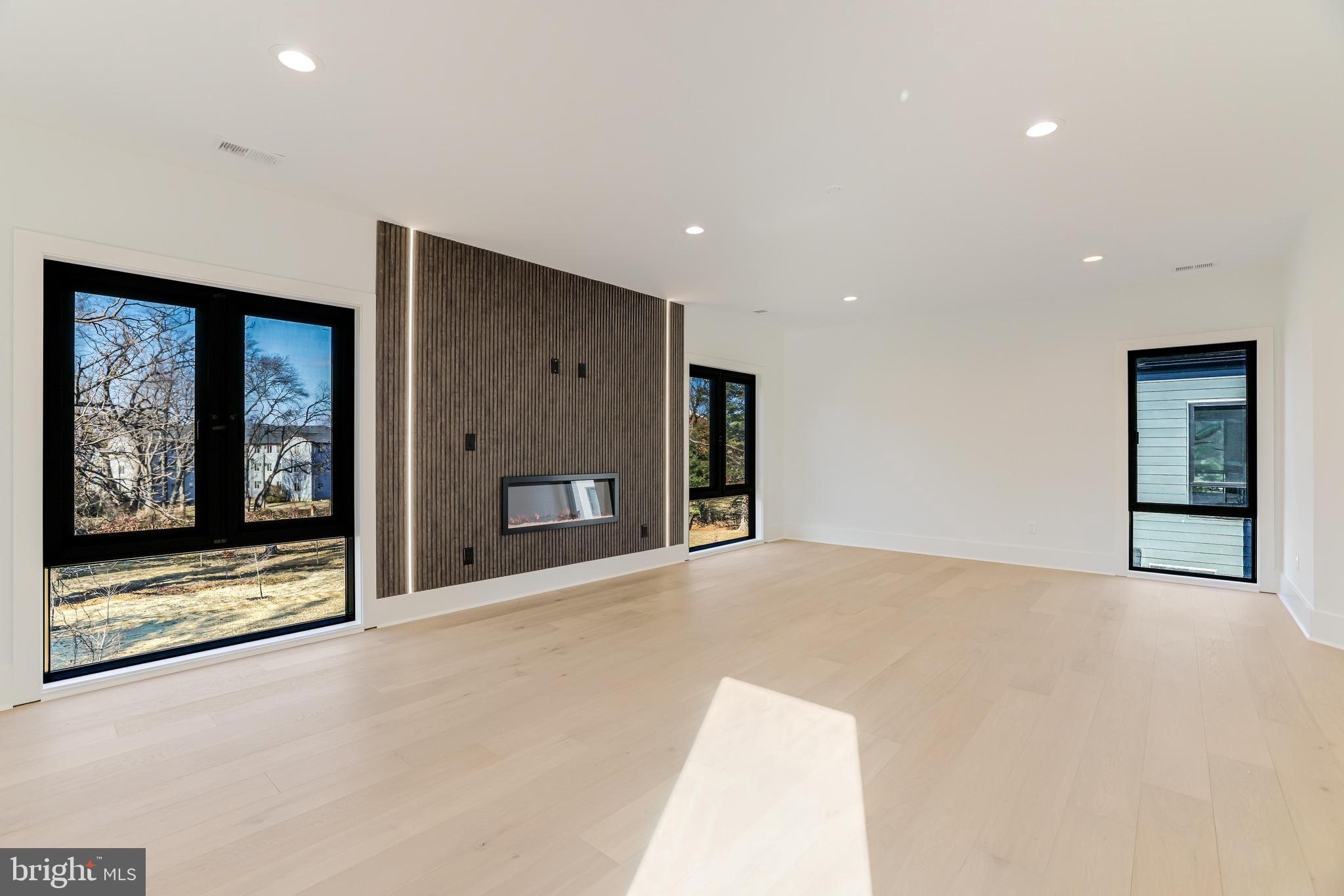 COURTLAND PARK - Residential