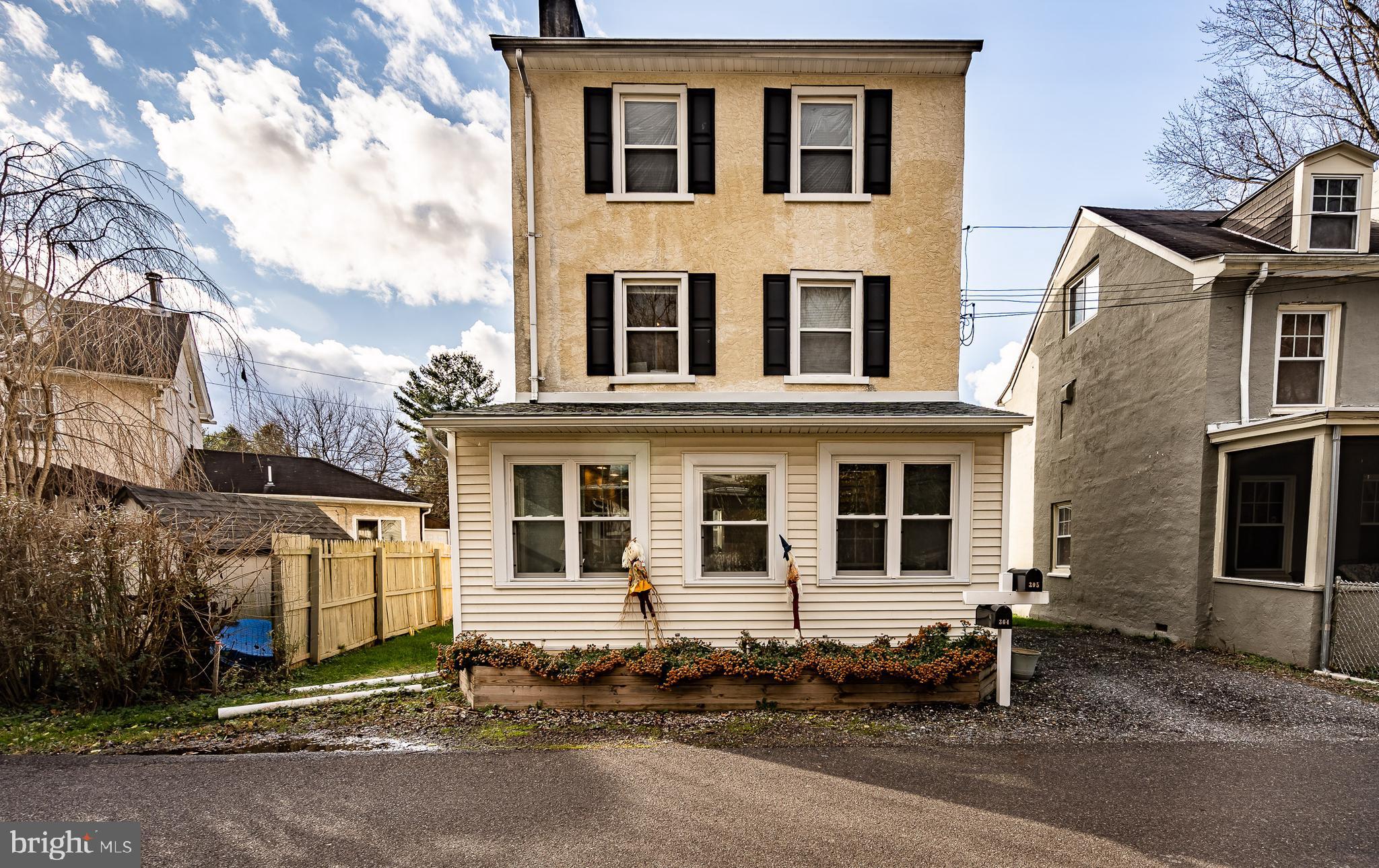 For Rent Phoenixville 305 Hollow Road, Phoenixville. 3 Bedroom 2 Full Bath Single detached home completely rehabbed in 2018. Spring-Ford School District. Large open floor plan, Eat in Kitchen with plenty of counter space, built in microwave, dishwasher, Hardwood floors on 1st floor large family room, Enclosed front porch/sunroom and rear deck access from the kitchen. Large back yard and off-street parking for 4 cars. 2nd floor has bedroom and full bath. Additional 2 bedrooms and Full bathroom on the 3rd floor. Upper floor laundry and basement for storage. Additional storage shed in rear of property. Just a few minutes from downtown Phoenixville and steps away from the Port Providence Trailhead on the Schuylkill River Trail.