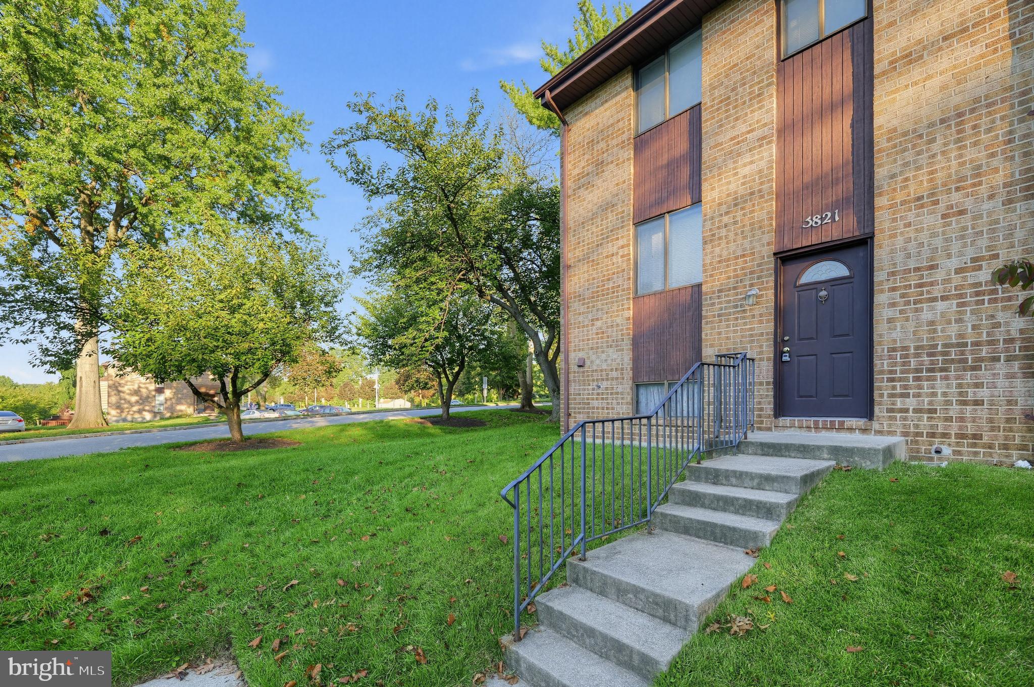 5821 DIGGERS LANE 1-01