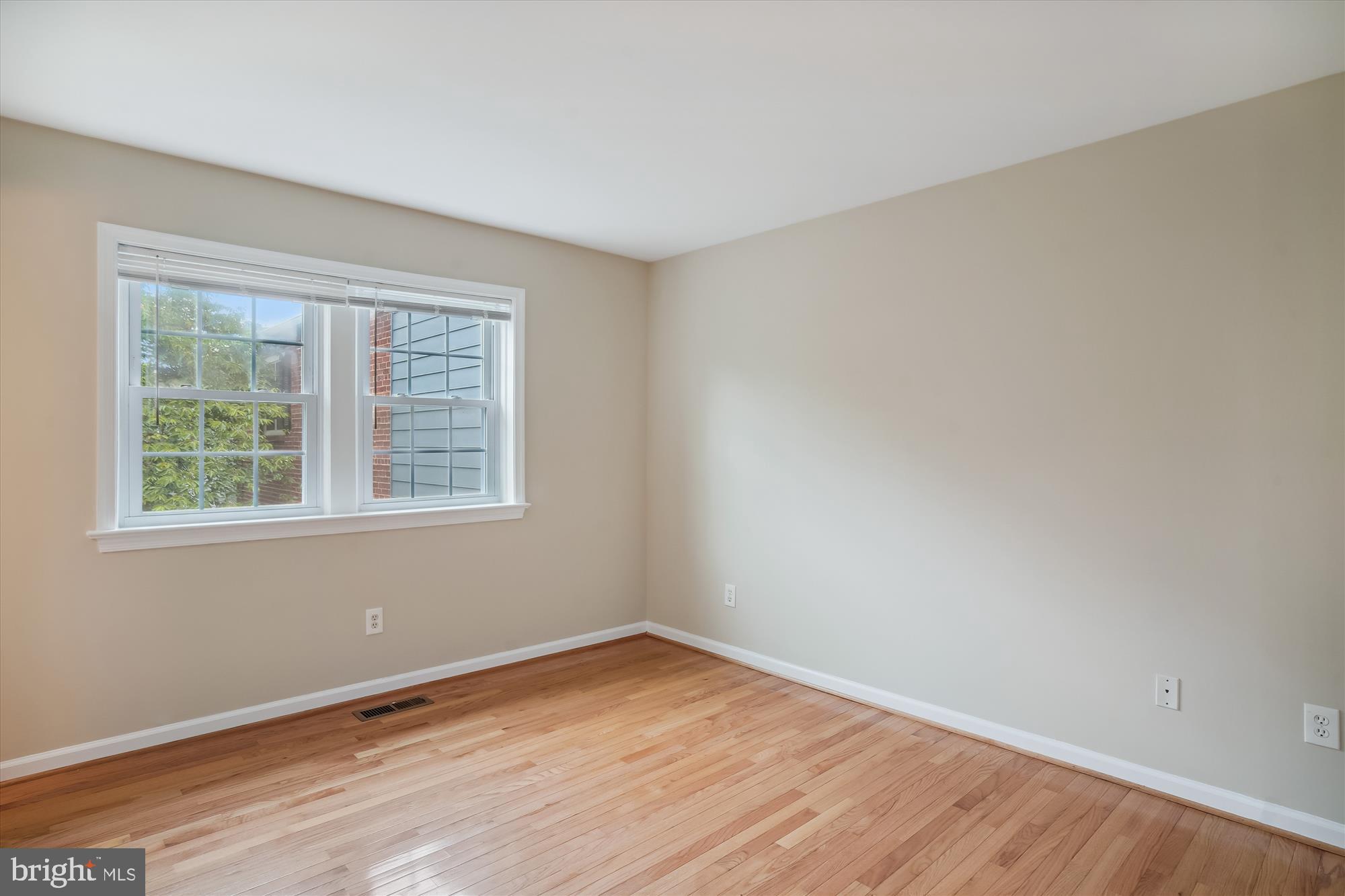 KENWOOD FOREST - Residential Lease