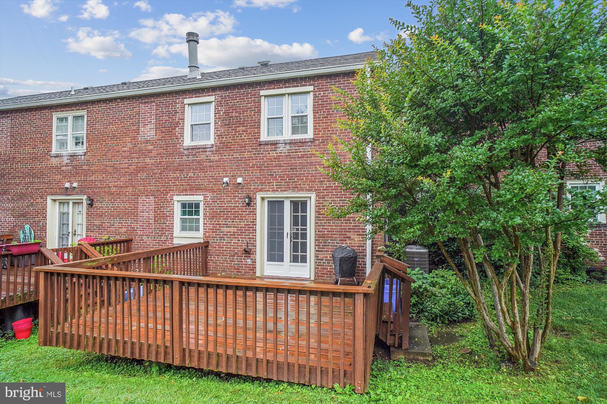 KENWOOD FOREST - Residential Lease