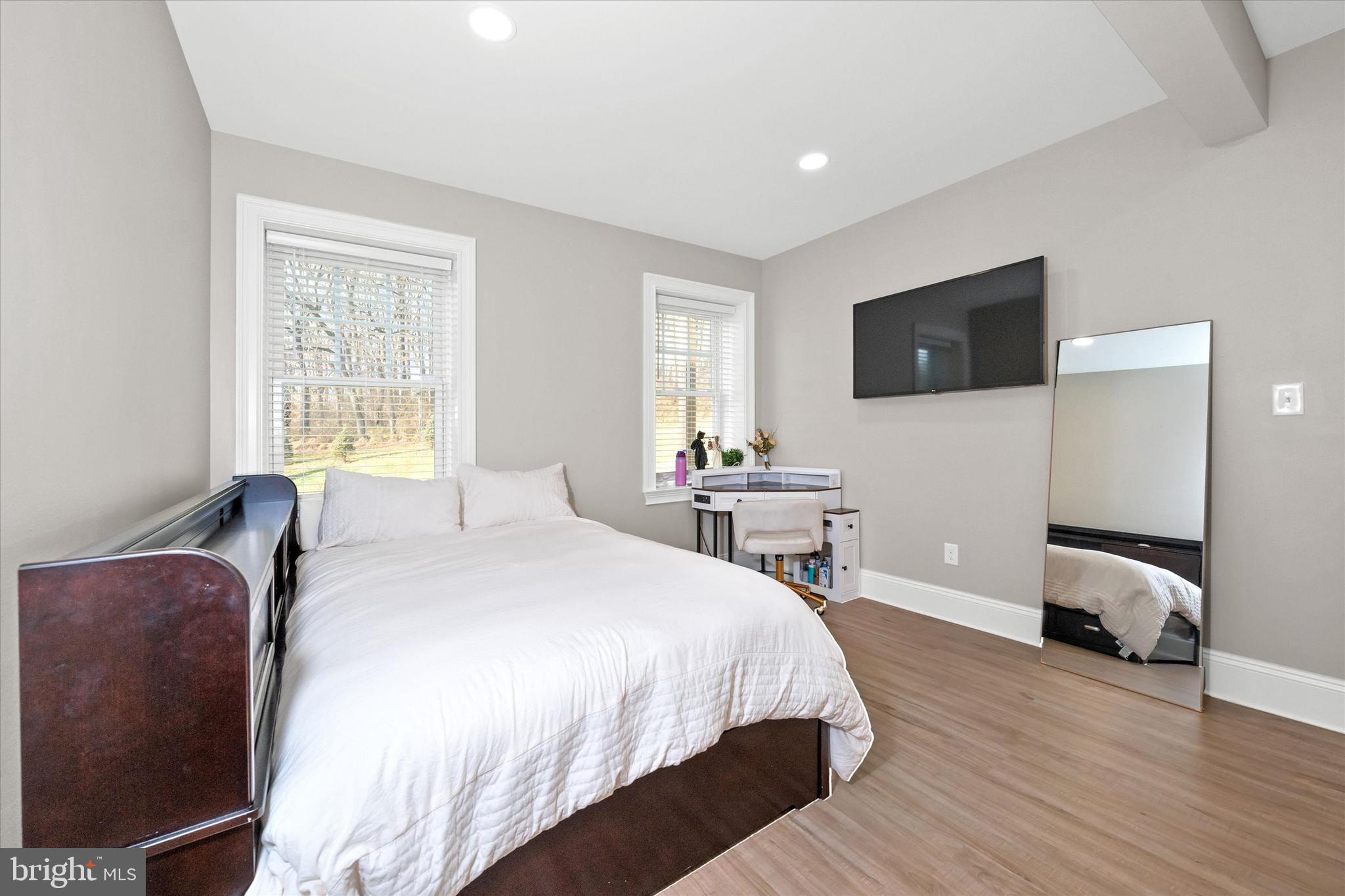 THE VILLAGES AT NORTHRIDGE - Residential