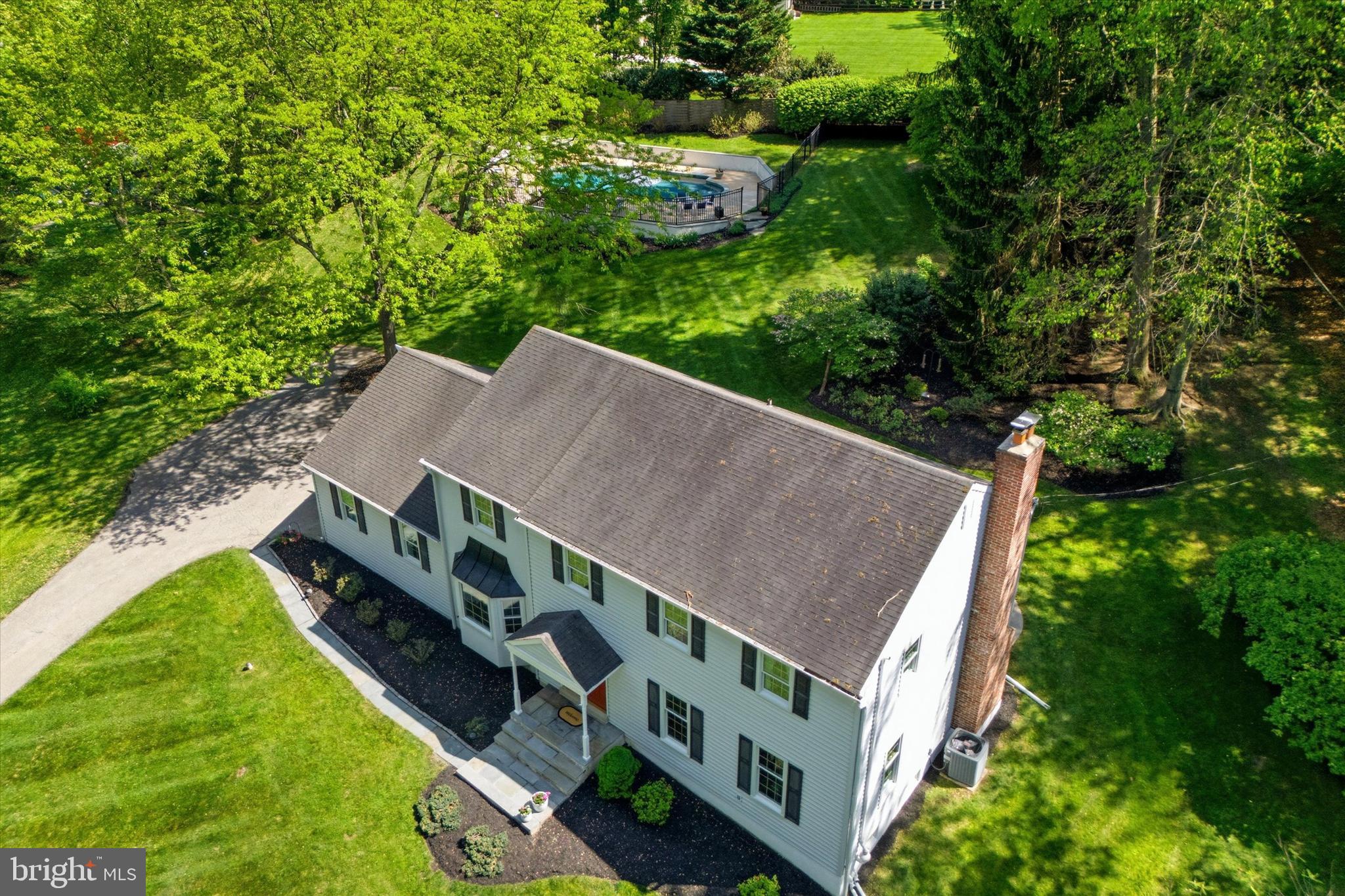 COLONIAL VIL - Residential