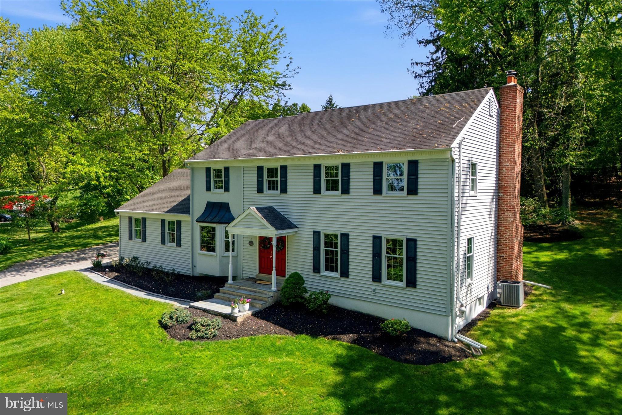COLONIAL VIL - Residential