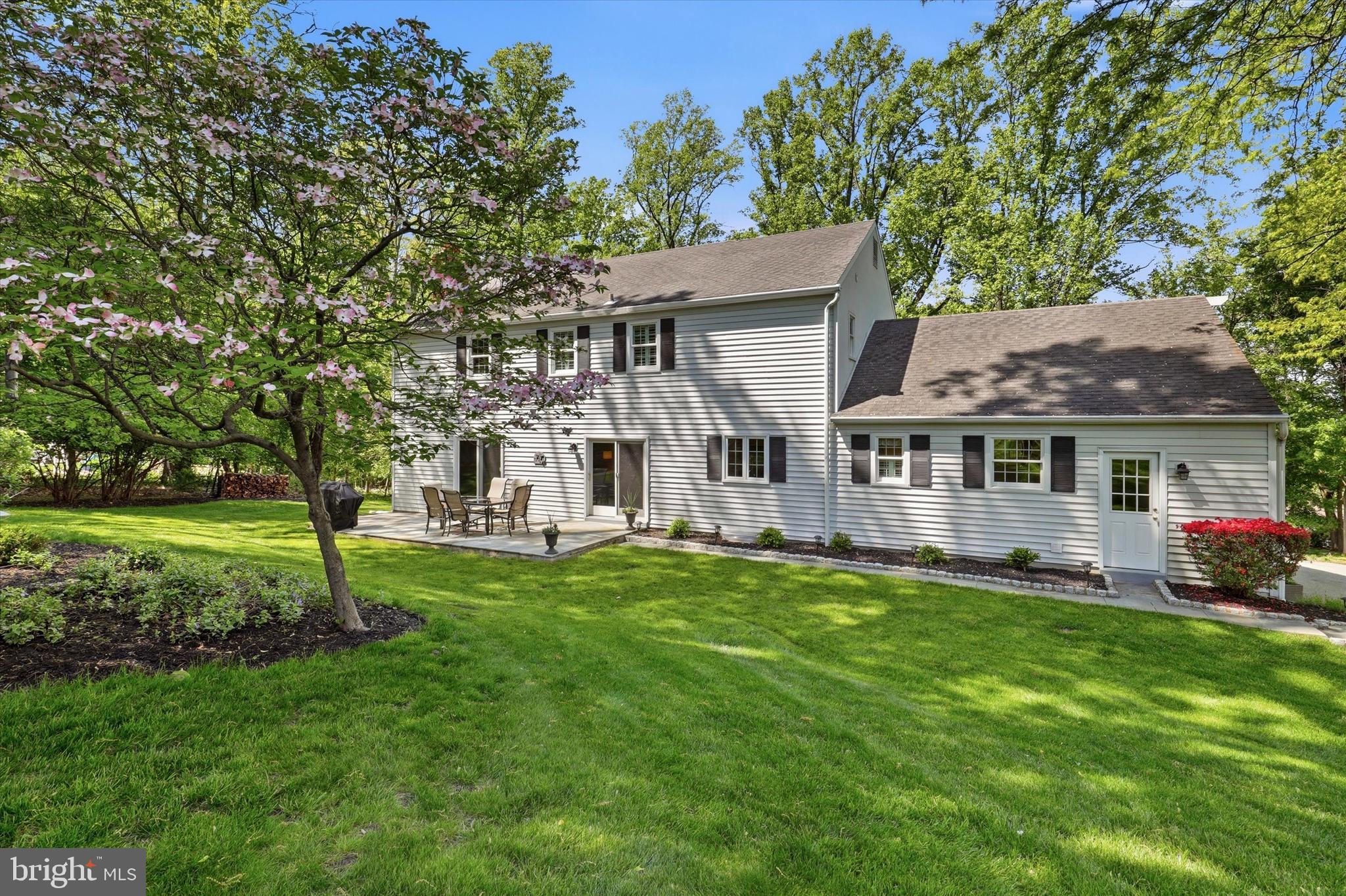 COLONIAL VIL - Residential
