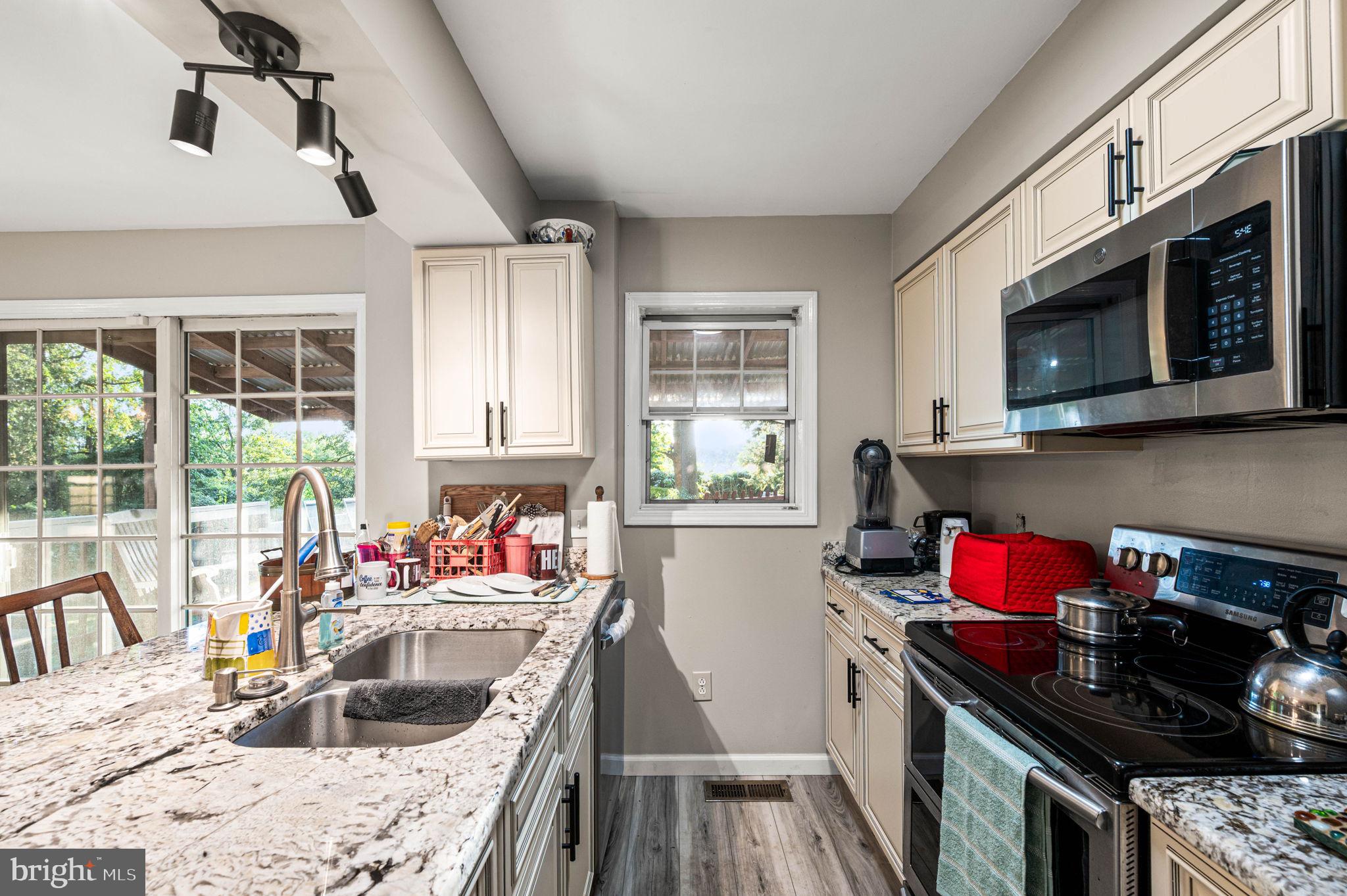 OAK LANE - Residential