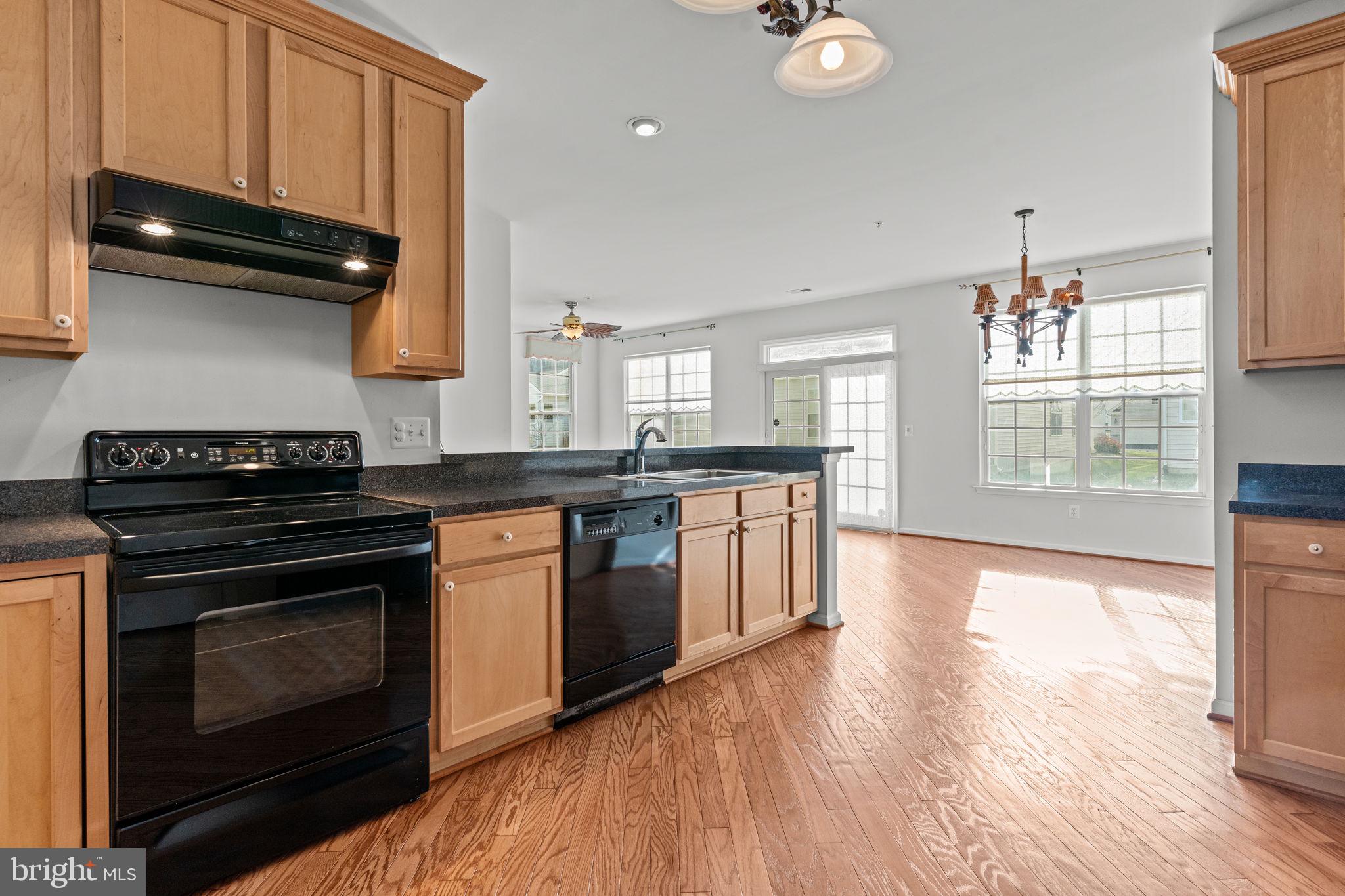 HERITAGE CR ESTS - Residential