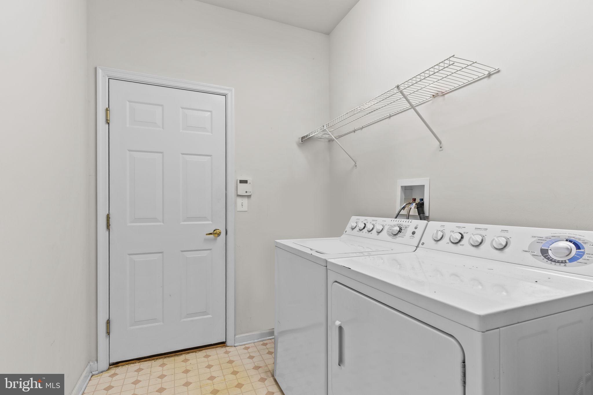 HERITAGE CR ESTS - Residential