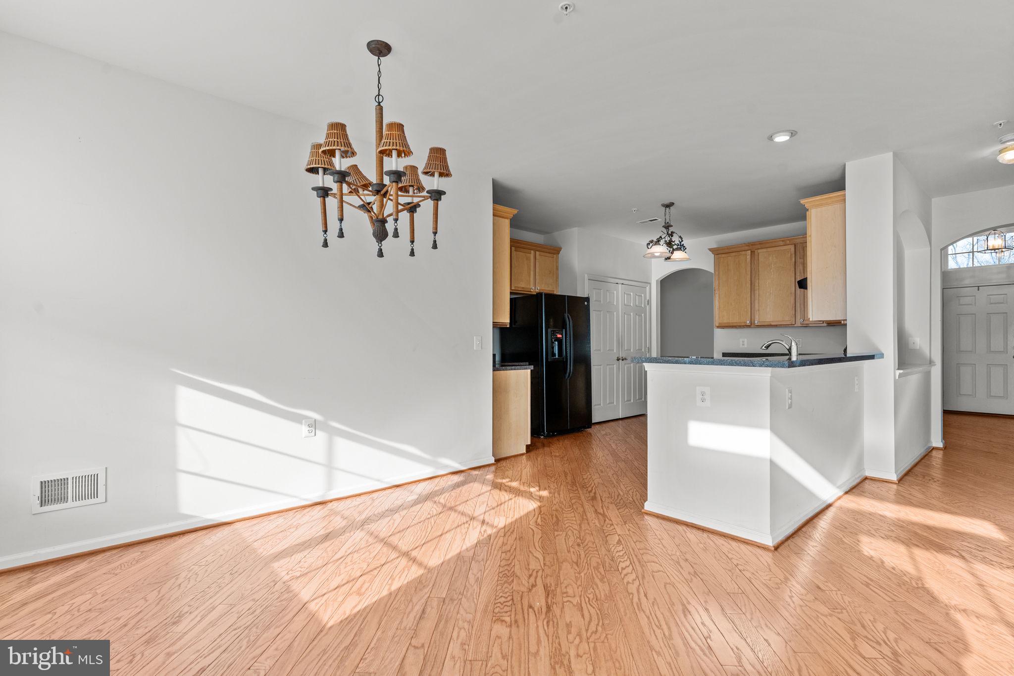 HERITAGE CR ESTS - Residential