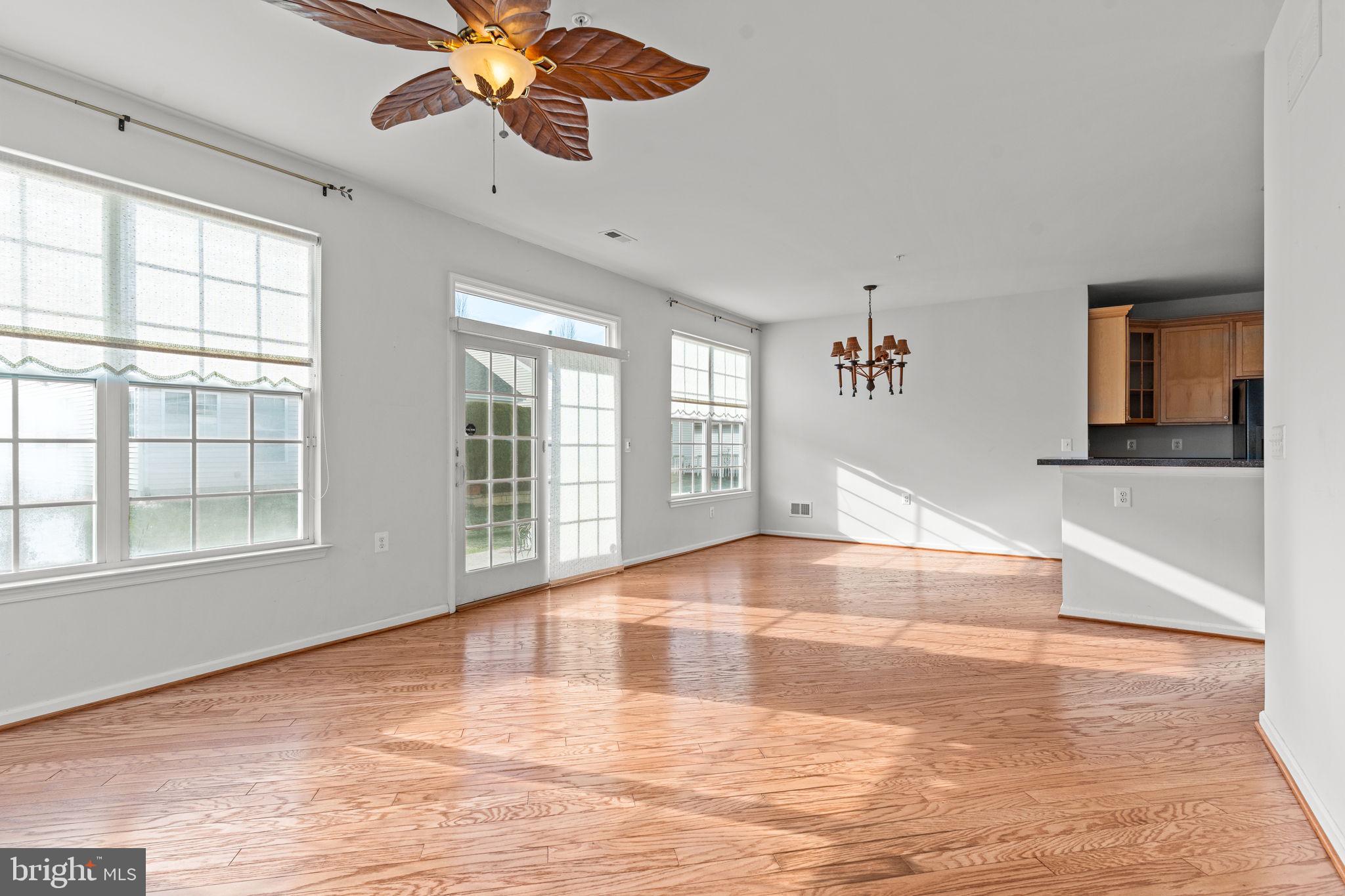 HERITAGE CR ESTS - Residential