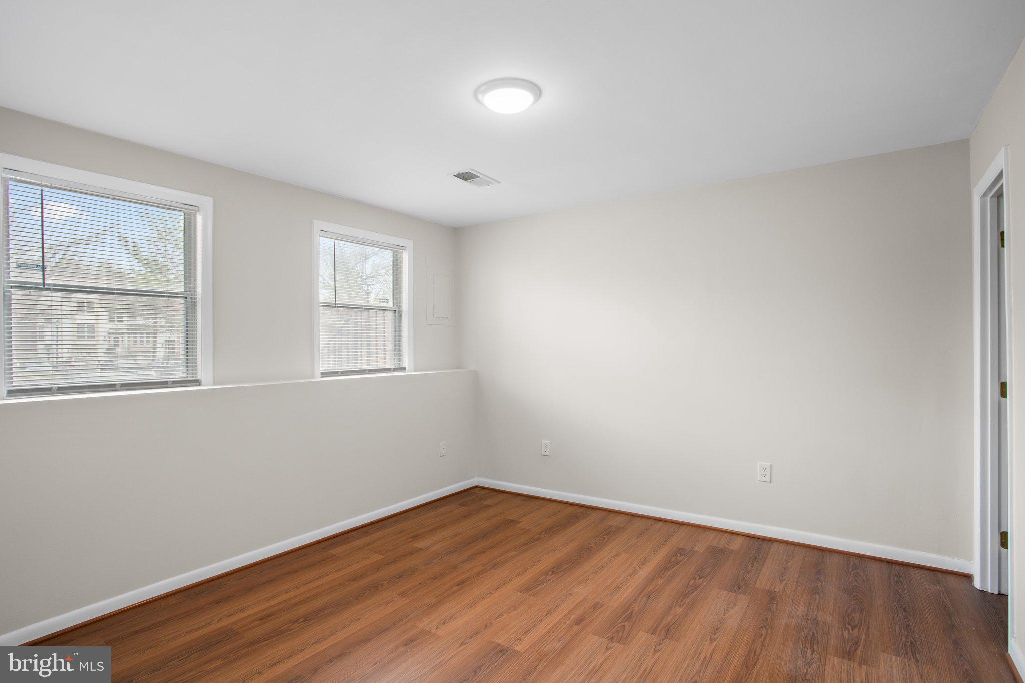 WOODLAND PARK - Residential Lease