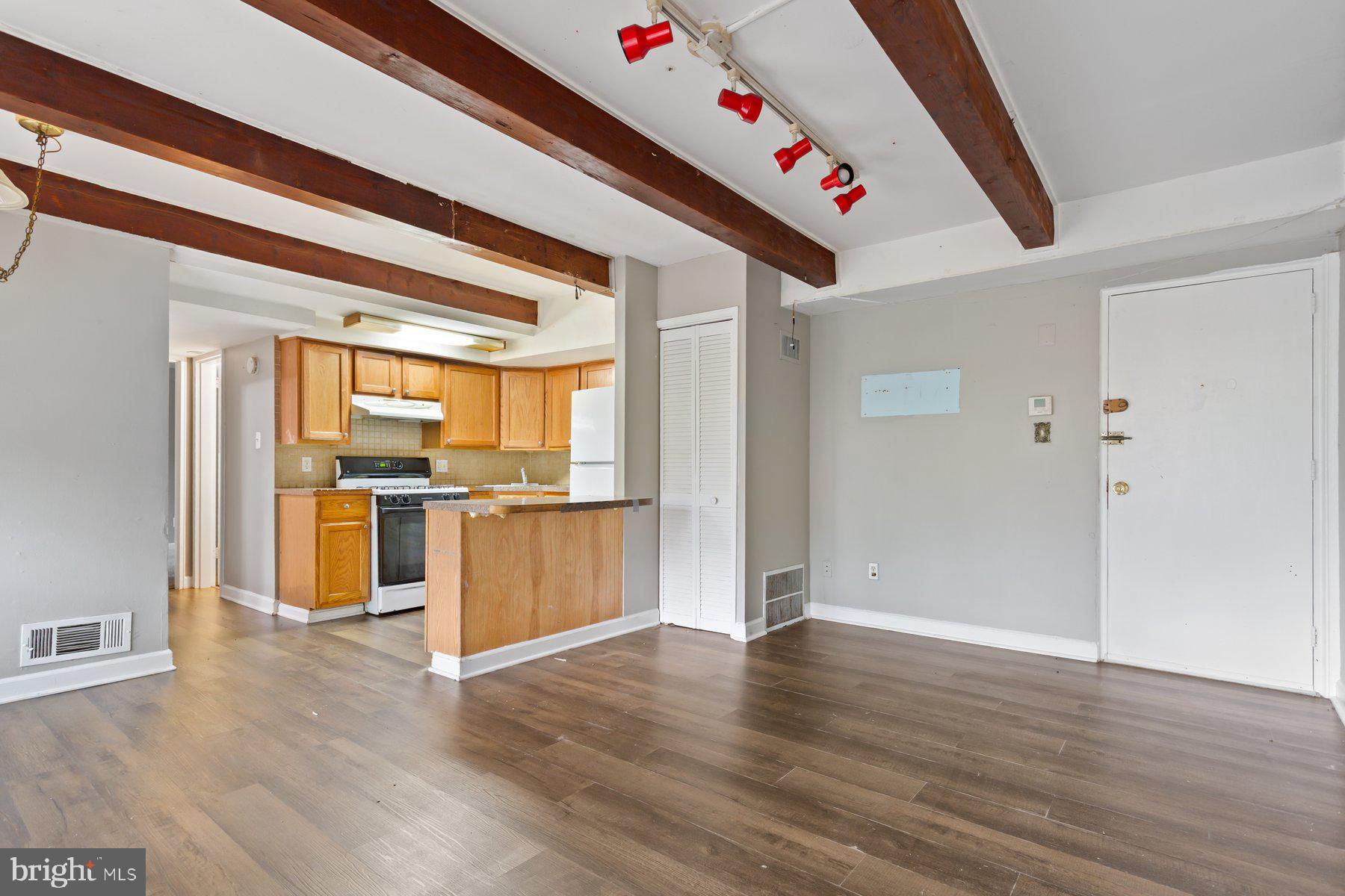 RIGGS HILL - Residential