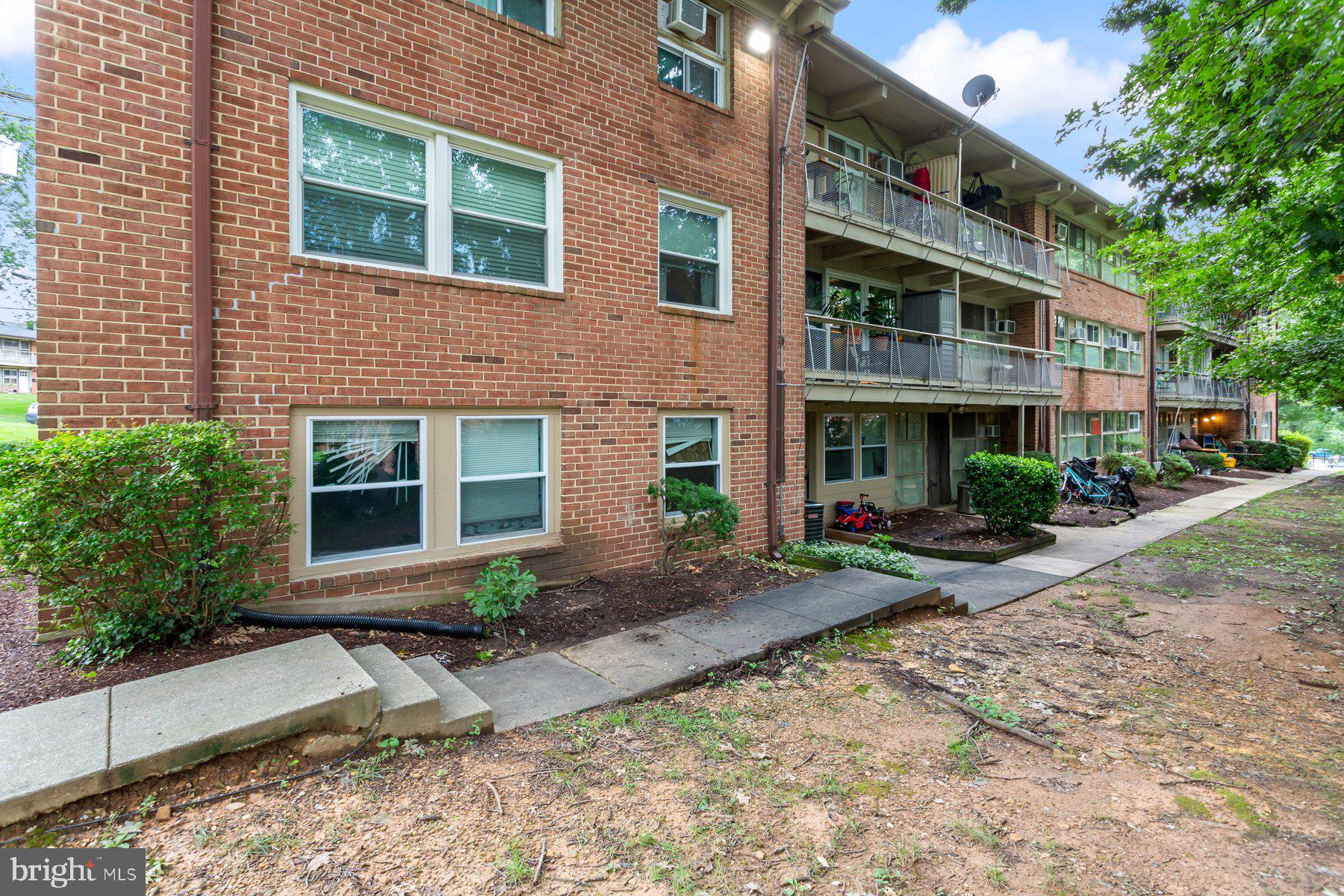 RIGGS HILL - Residential