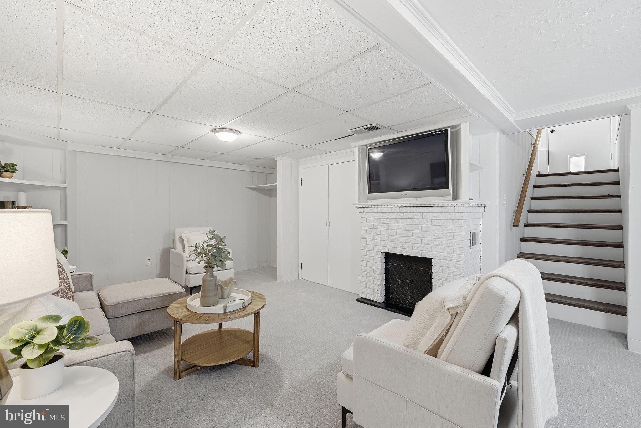 DARNESTOWN OUTSIDE - Residential